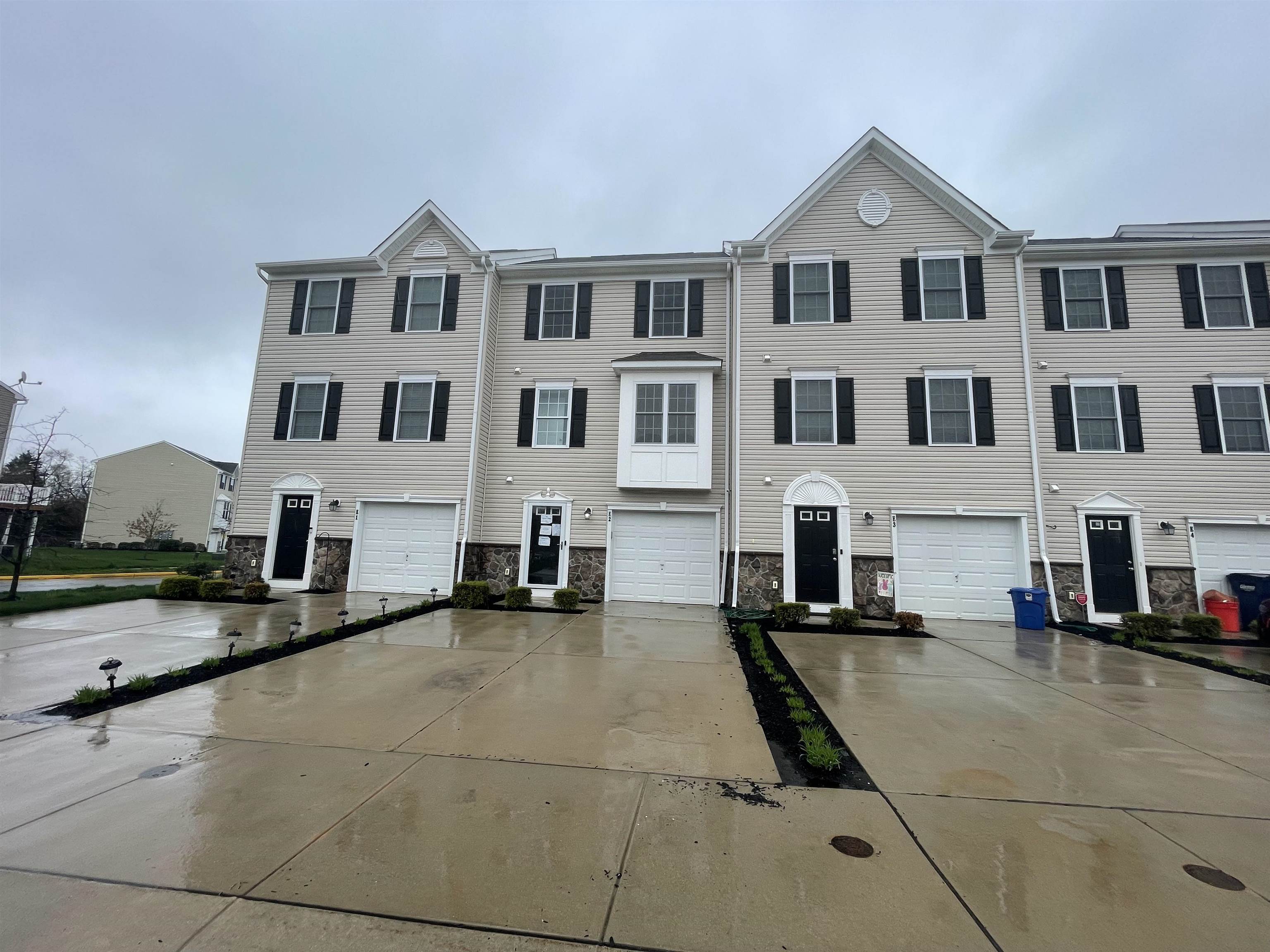 2102 E Oak Road #E2, Vineland, New Jersey image 1