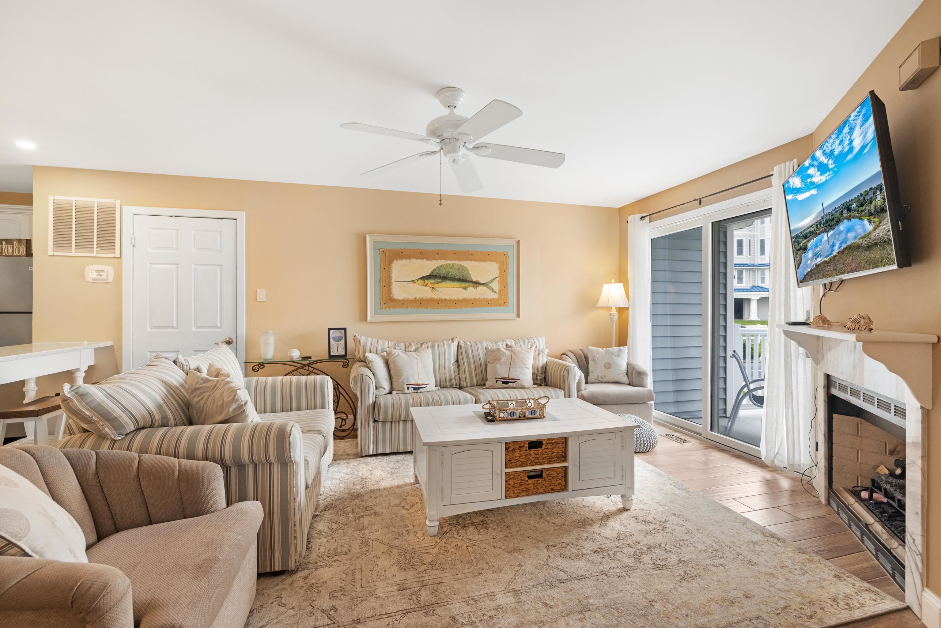 400 E Marina Court 104