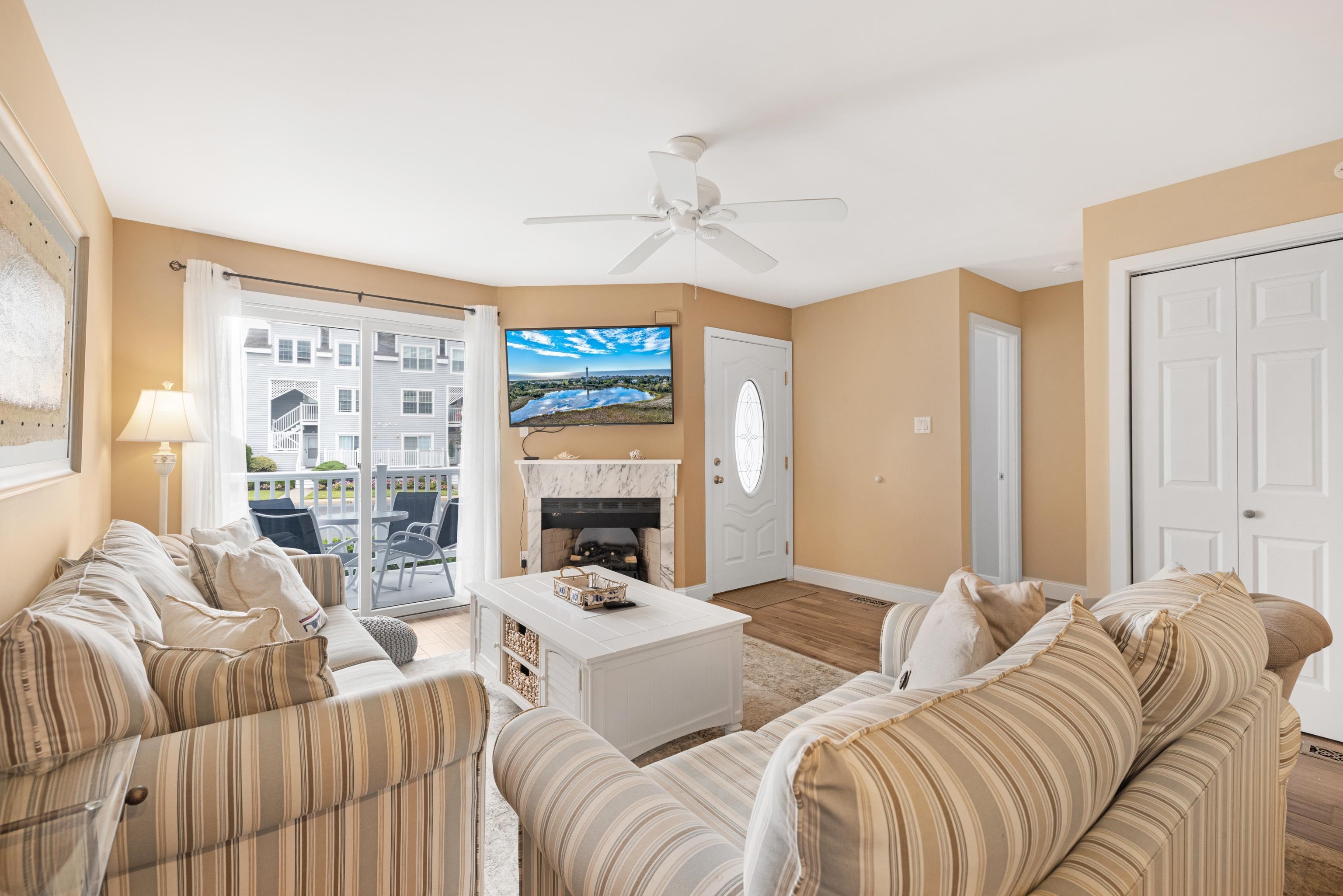 400 E Marina Court 104