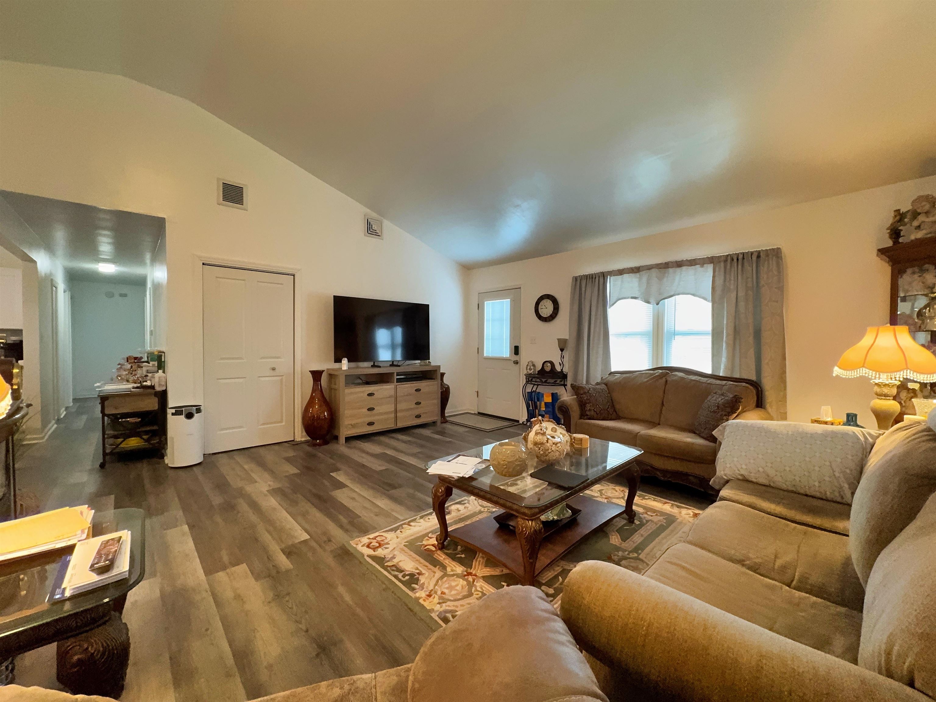 136 E Delaware Parkway, Villas, New Jersey image 8