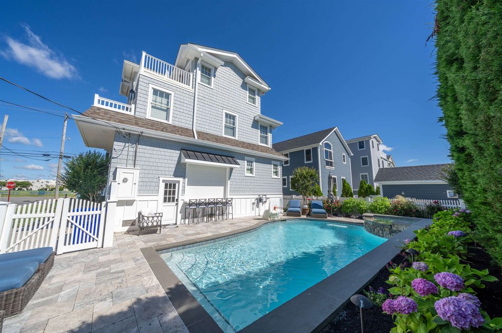 Photo of 199 11th St ST, Avalon, NJ 08202 (MLS # 261471)