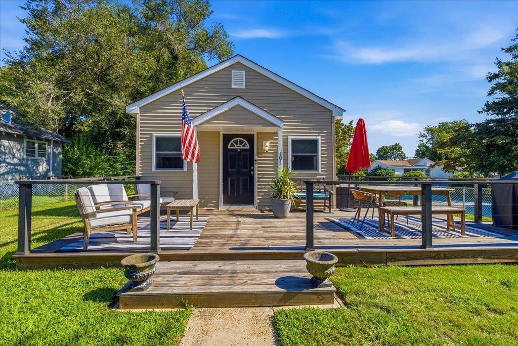 Photo of 101 Pennsylvania Avenue, Villas, NJ 08251 (MLS # 262389)