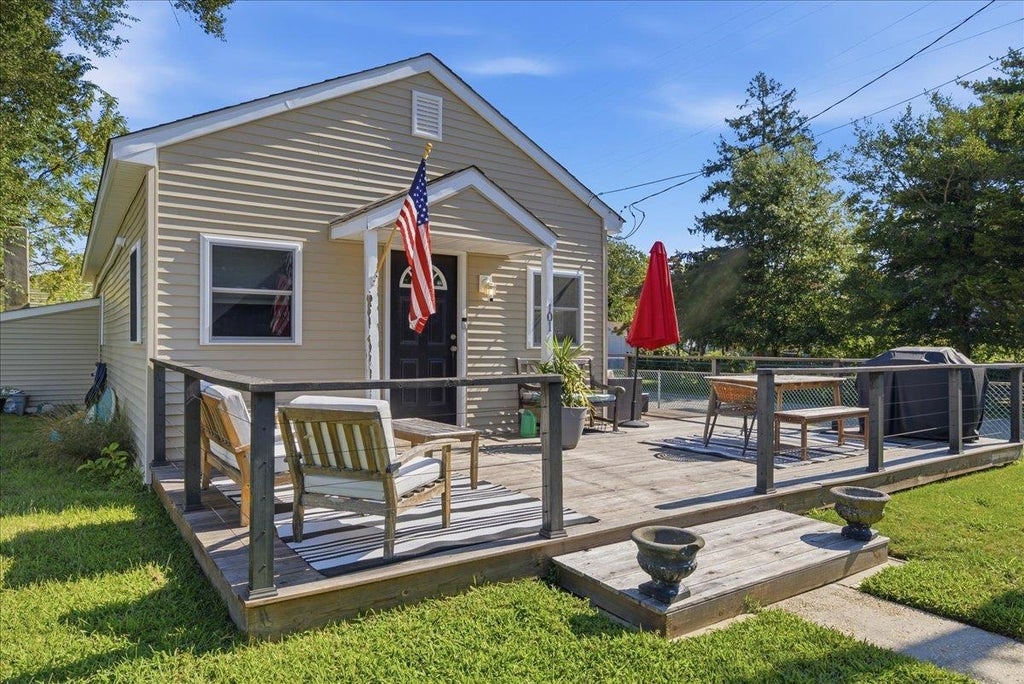 Photo of 101 Pennsylvania Avenue, Villas, NJ 08251 (MLS # 262389)