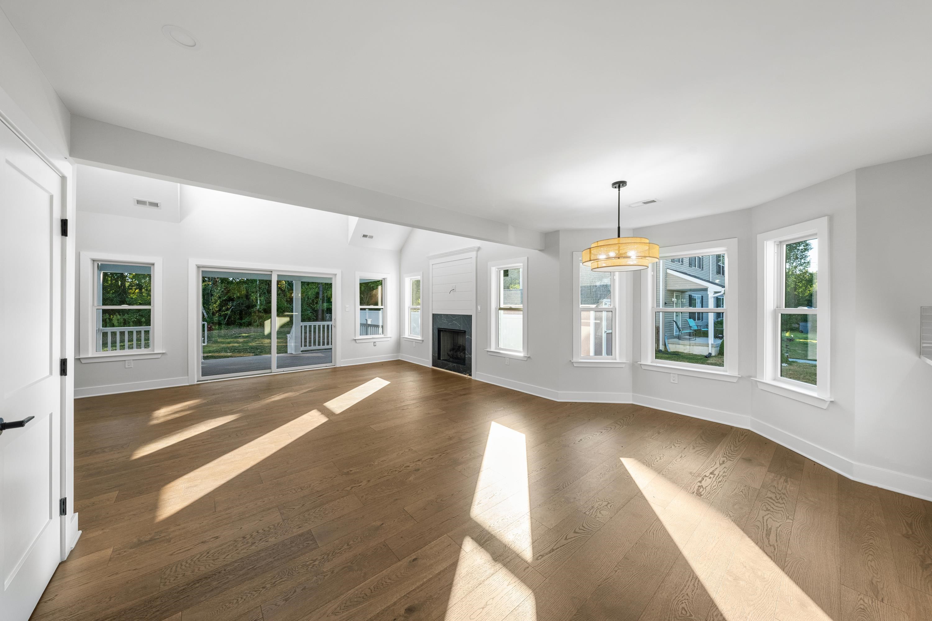 209 W Pacific Avenue A (West)