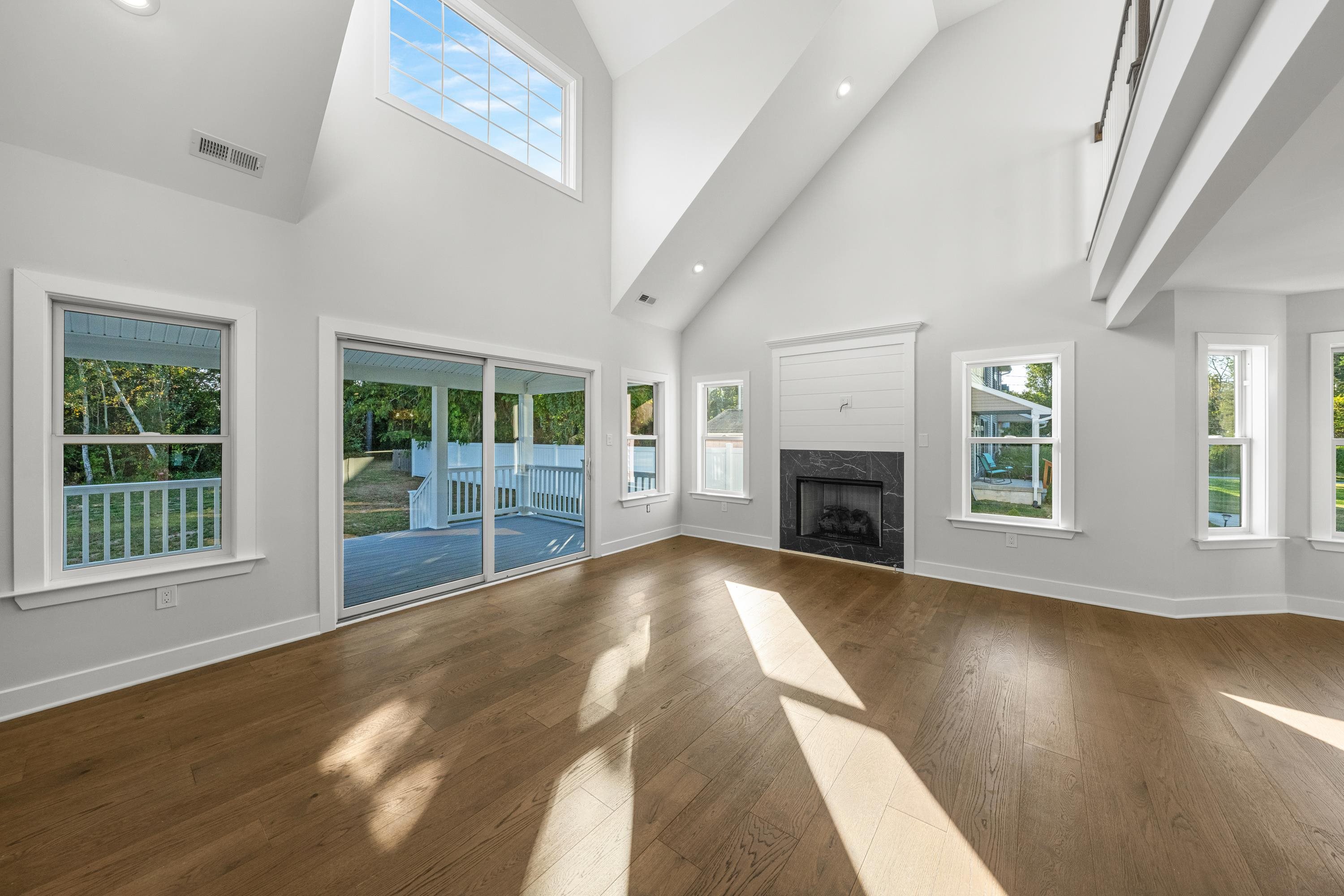 209 W Pacific Avenue A (West)