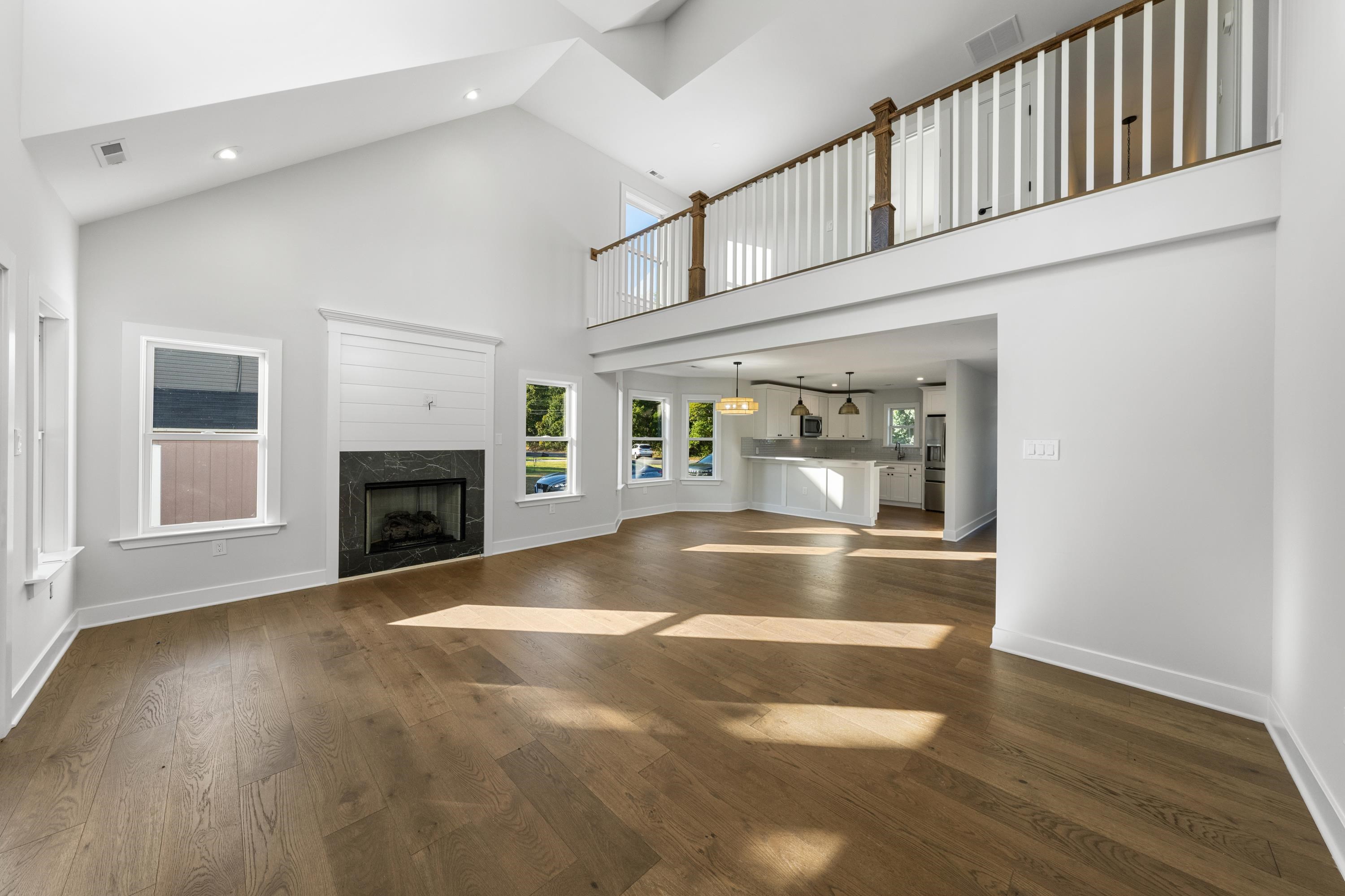 209 W Pacific Avenue A (West)