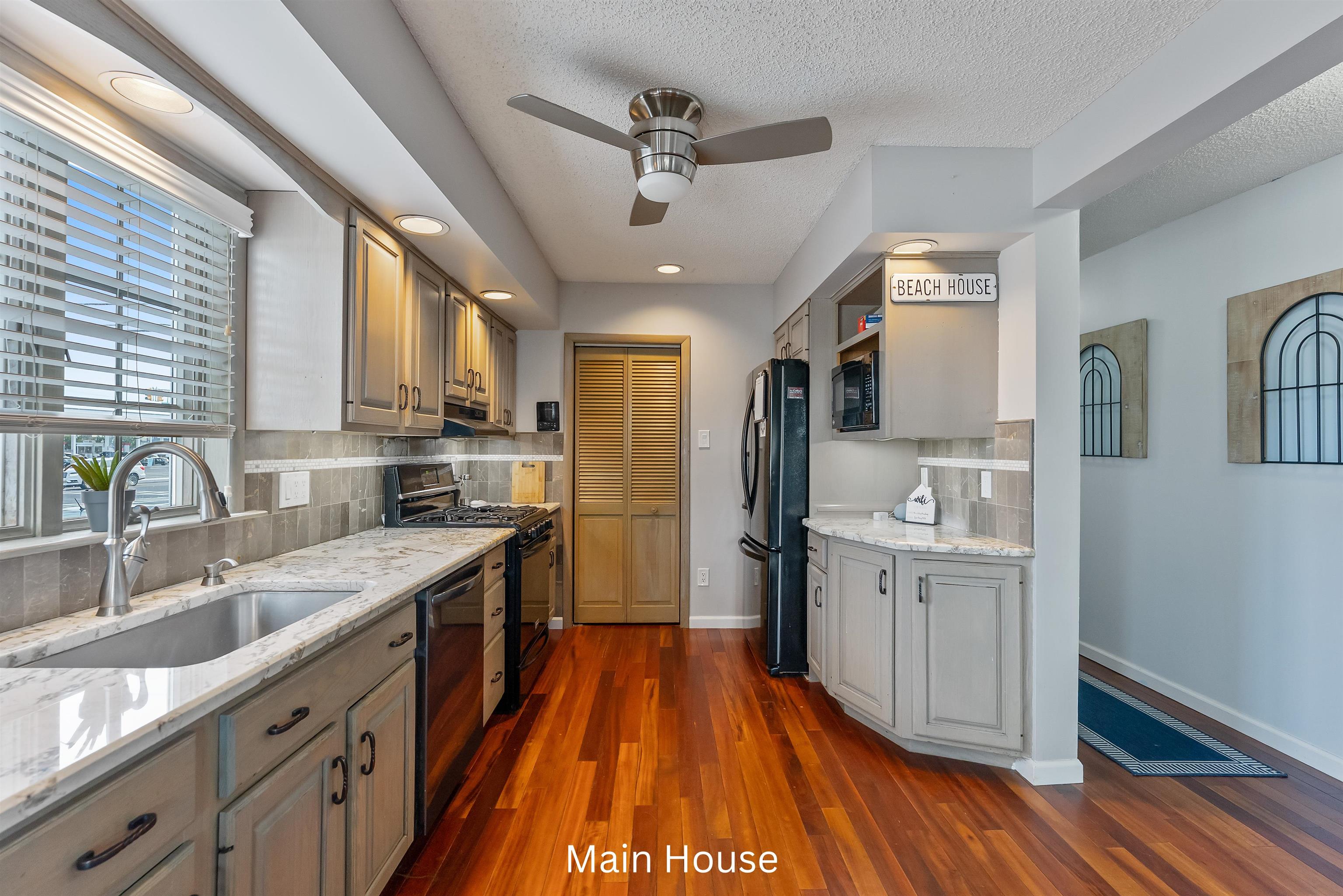 407 W Spruce Avenue