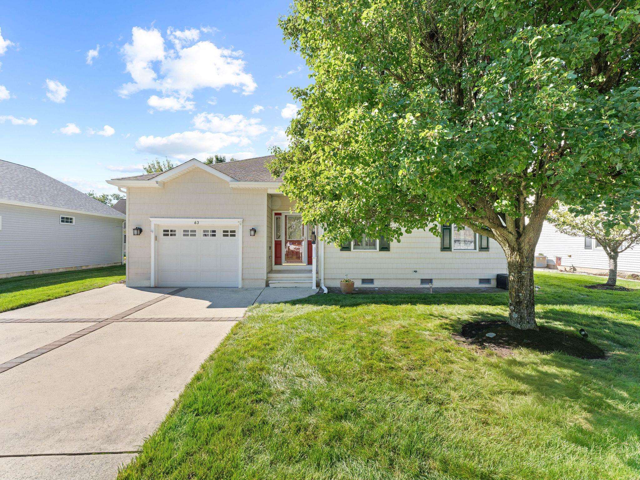 63 Wynndemere Court