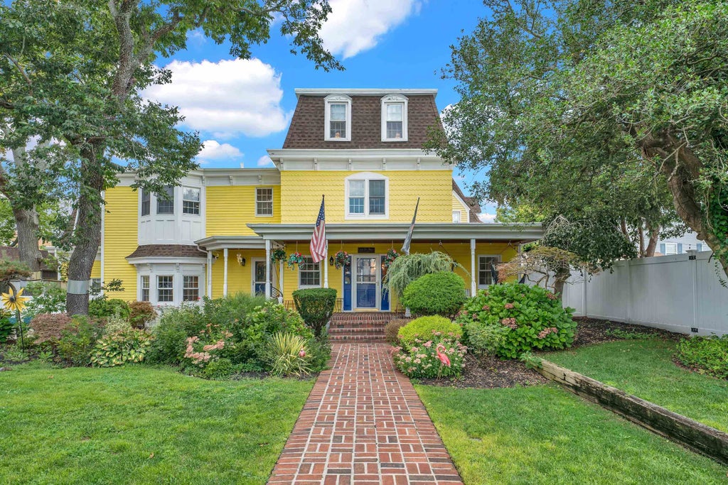 Photo of 143 W Leaming Ave AVE, Wildwood, NJ 08260 (MLS # 262500)