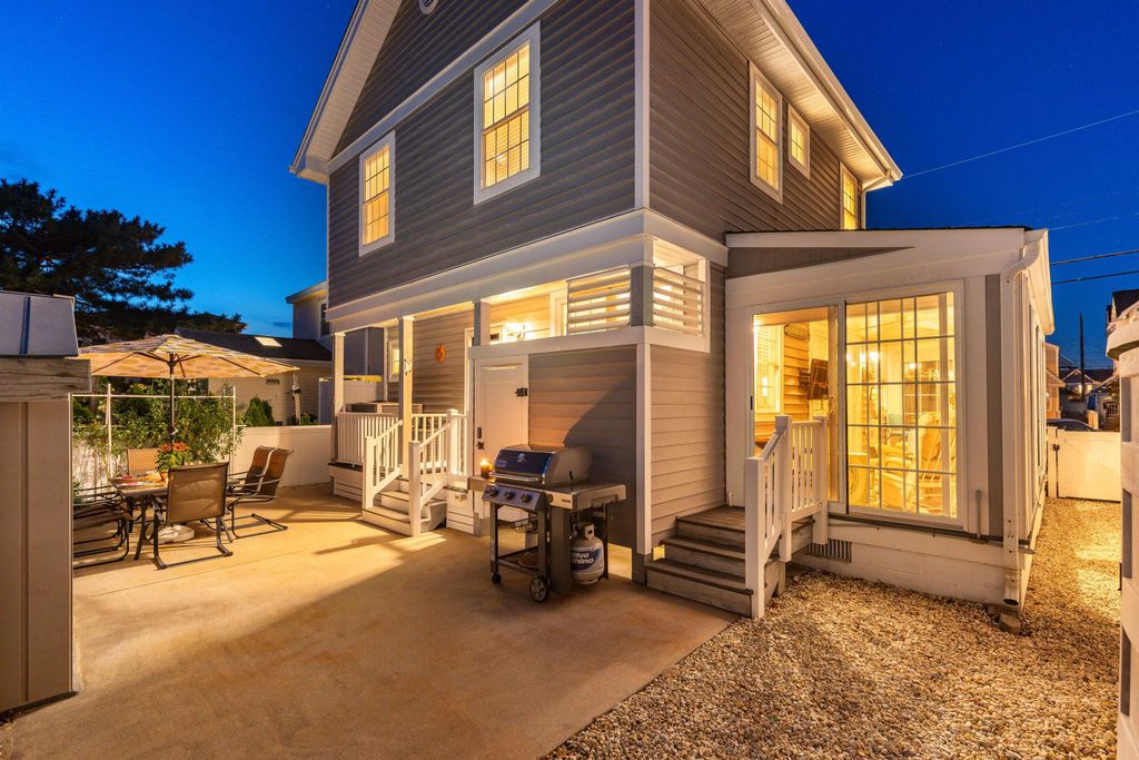 Photo of 225 110th Street, Stone Harbor, NJ 08247 (MLS # 252725)