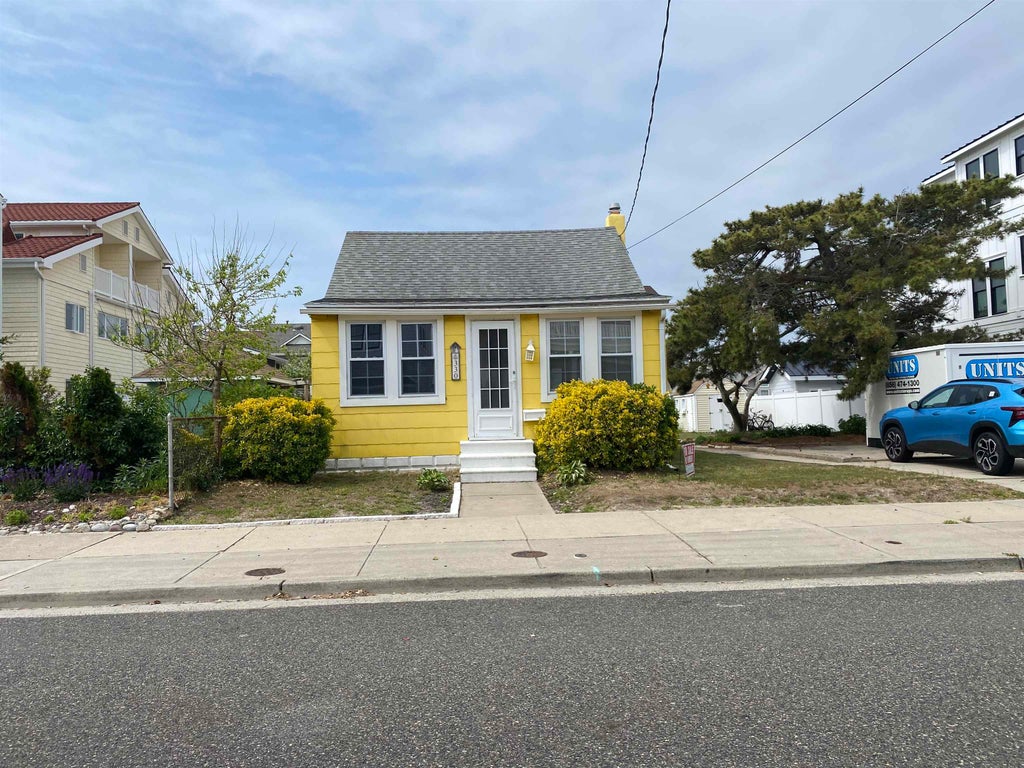 Photo of 330 E 2nd Avenue, North Wildwood, NJ 08260 (MLS # 261545)