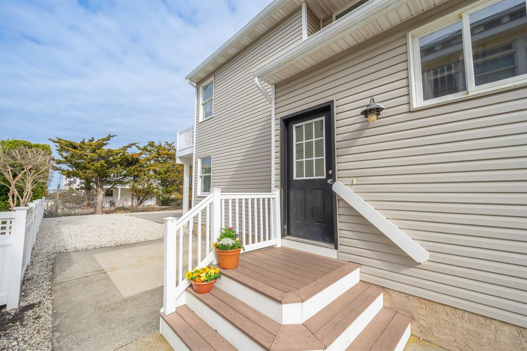 Photo of 25 W 9th Street, Avalon, NJ 08202 (MLS # 261055)