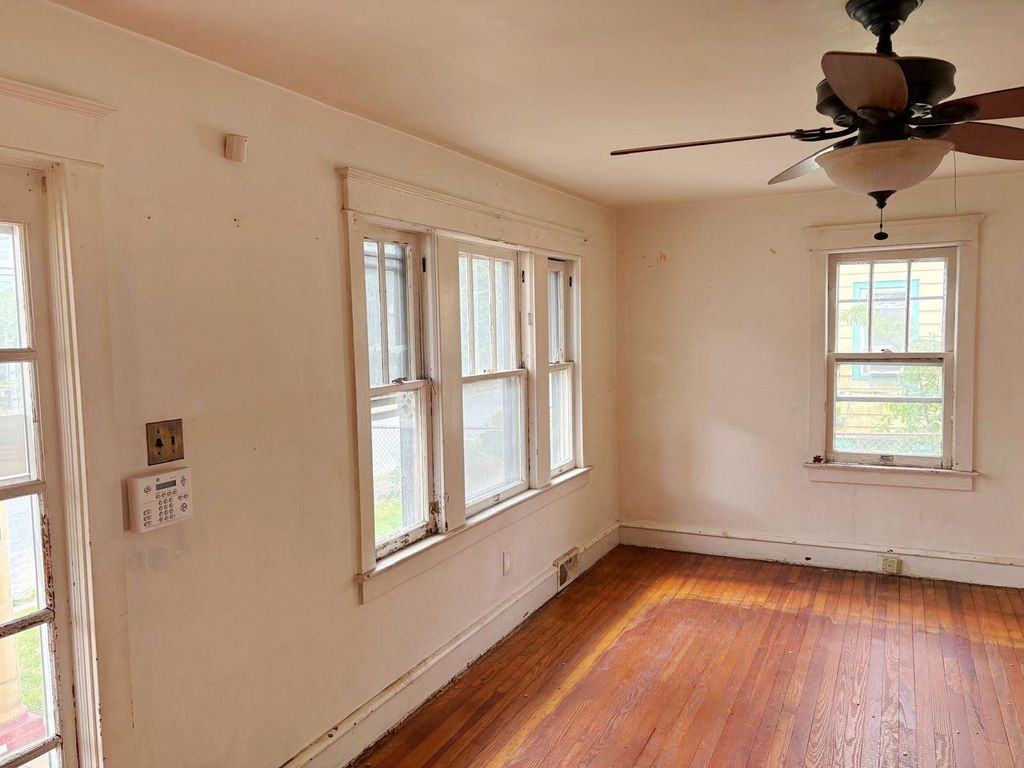 Photo of 366 Bank Street, Bridgeton, NJ 08302 (MLS # 261466)