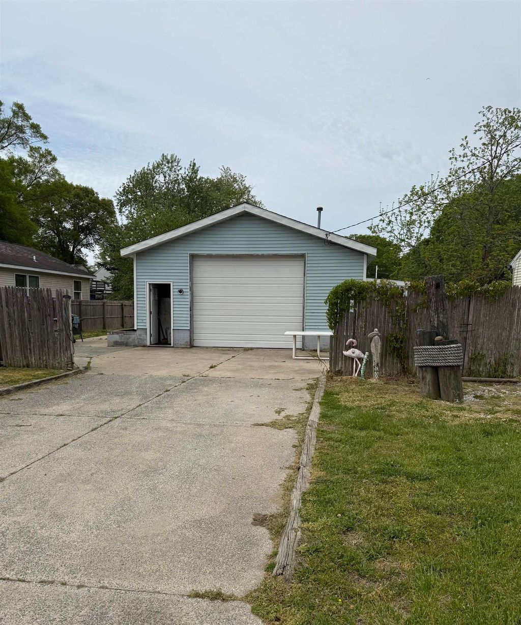 Photo of 31 E Atlantic Avenue, Cape May Court House, NJ 08210 (MLS # 261288)