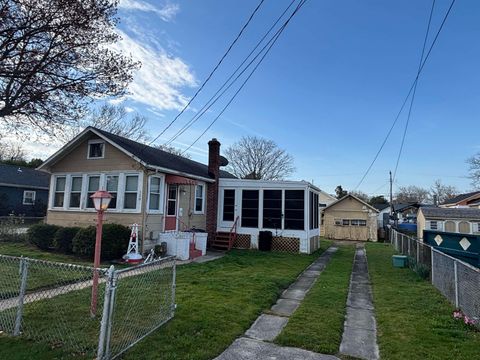 Homes For Sale - 120 W Bates Ave<br/> Villas, NJ 08251