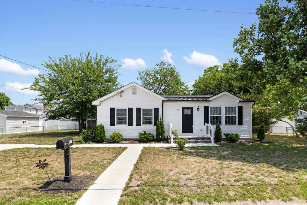Photo of 217 Oak Avenue, Villas, NJ 08251 (MLS # 261791)