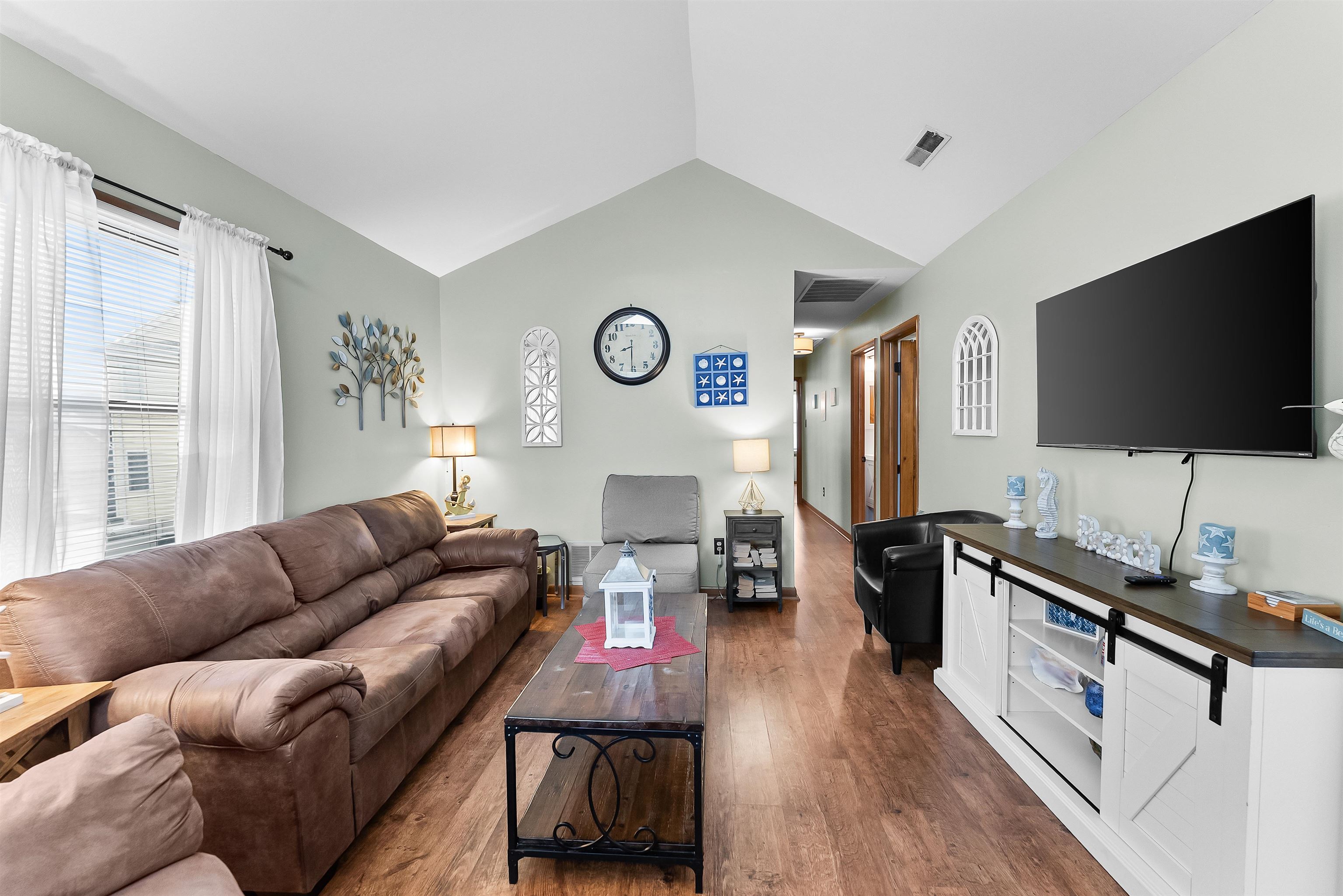 111 E Magnolia Avenue C