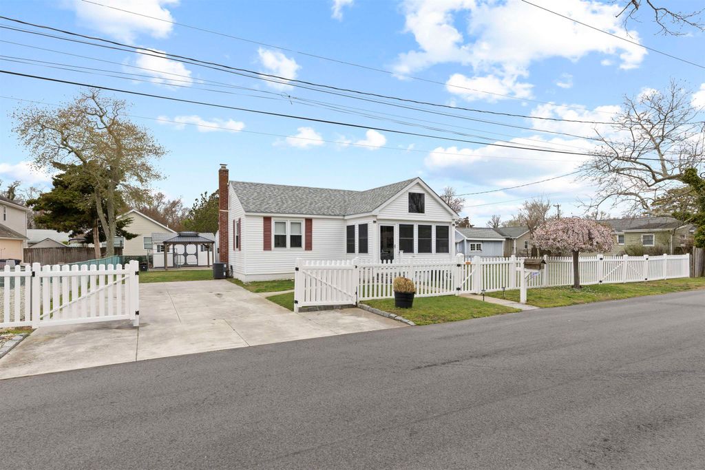 Photo of 105 S 8th Street, Del Haven, NJ 08251 (MLS # 260843)