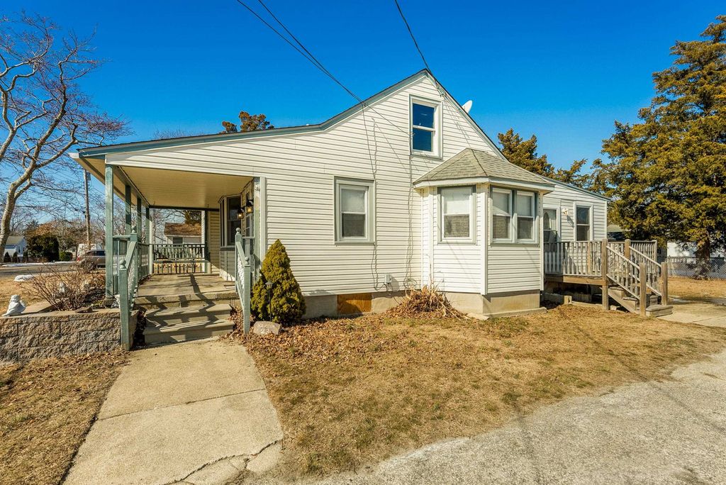 Photo of 23 W Greenwood Avenue, Villas, NJ 08251 (MLS # 260374)