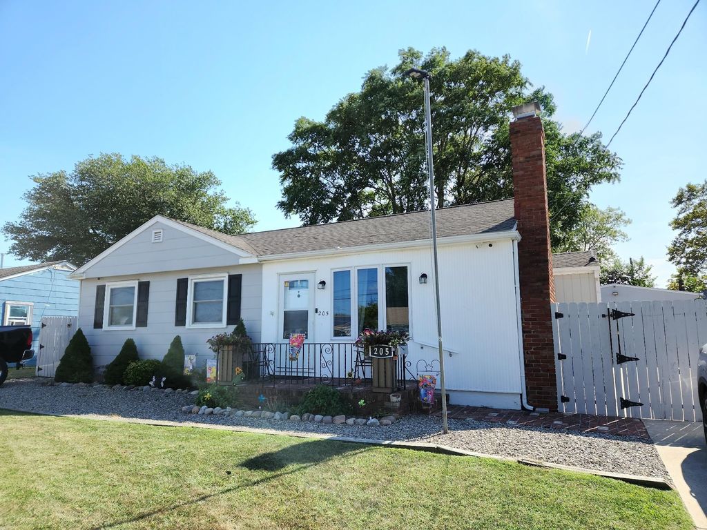 Photo of 205 E Vermont Avenue, Rio Grande, NJ 08242 (MLS # 252627)
