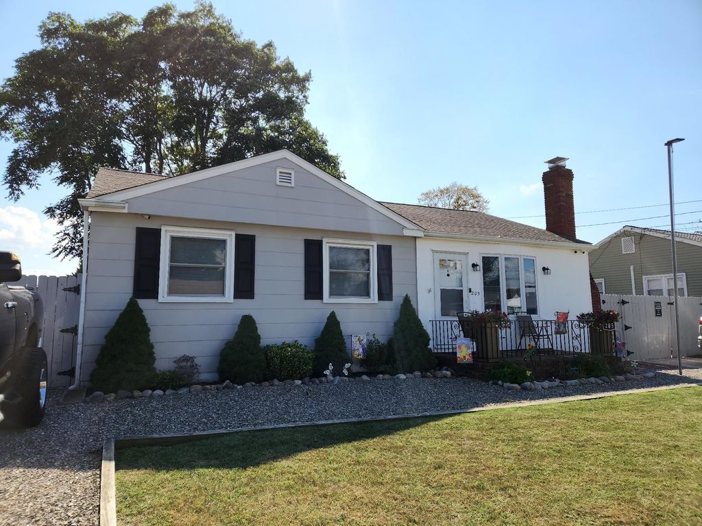 Photo of 205 E Vermont Avenue, Rio Grande, NJ 08242 (MLS # 252627)