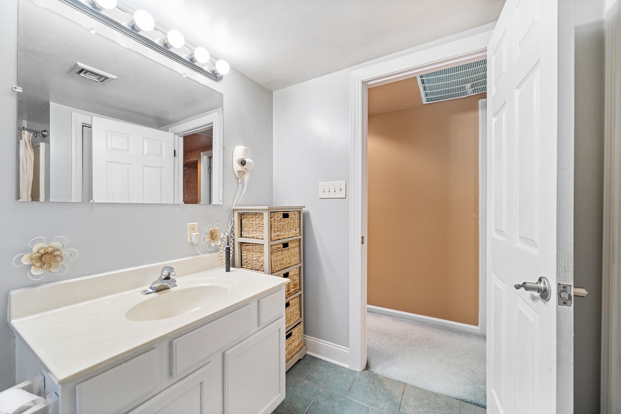 Petersburg, New Jersey 08270, United States, 4 Bedrooms Bedrooms, ,2 BathroomsBathrooms,Residential,Active,220367