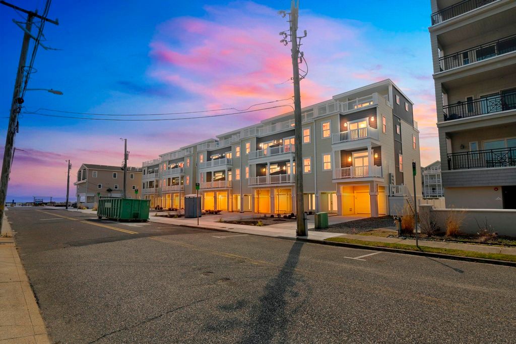 Photo of 418-420 E Farragut Road #H, Wildwood Crest, NJ 08260 (MLS # 260771)