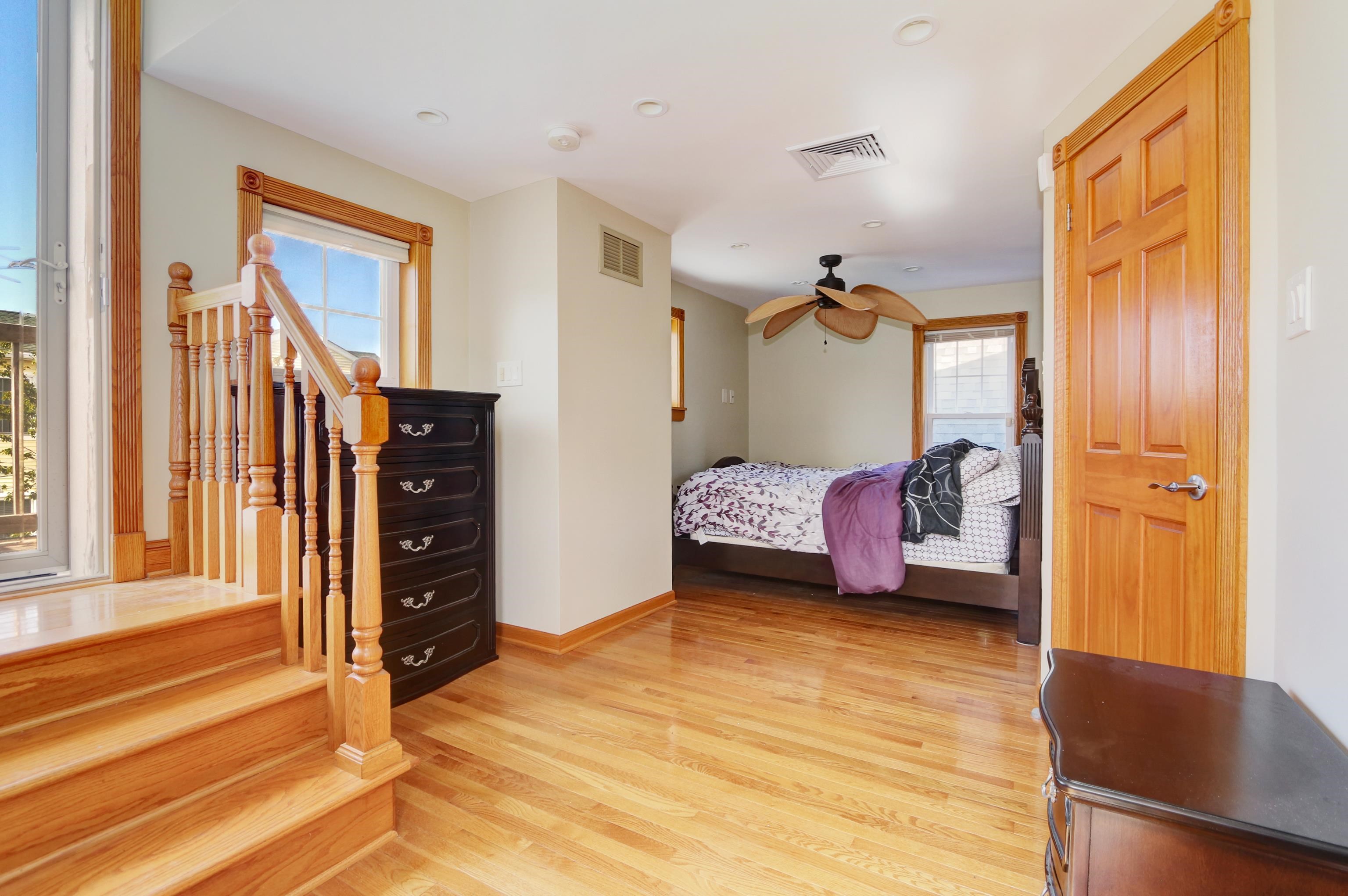 Wildwood, New Jersey 08260, United States, 7 Bedrooms Bedrooms, ,5 BathroomsBathrooms,Residential,Active,216984