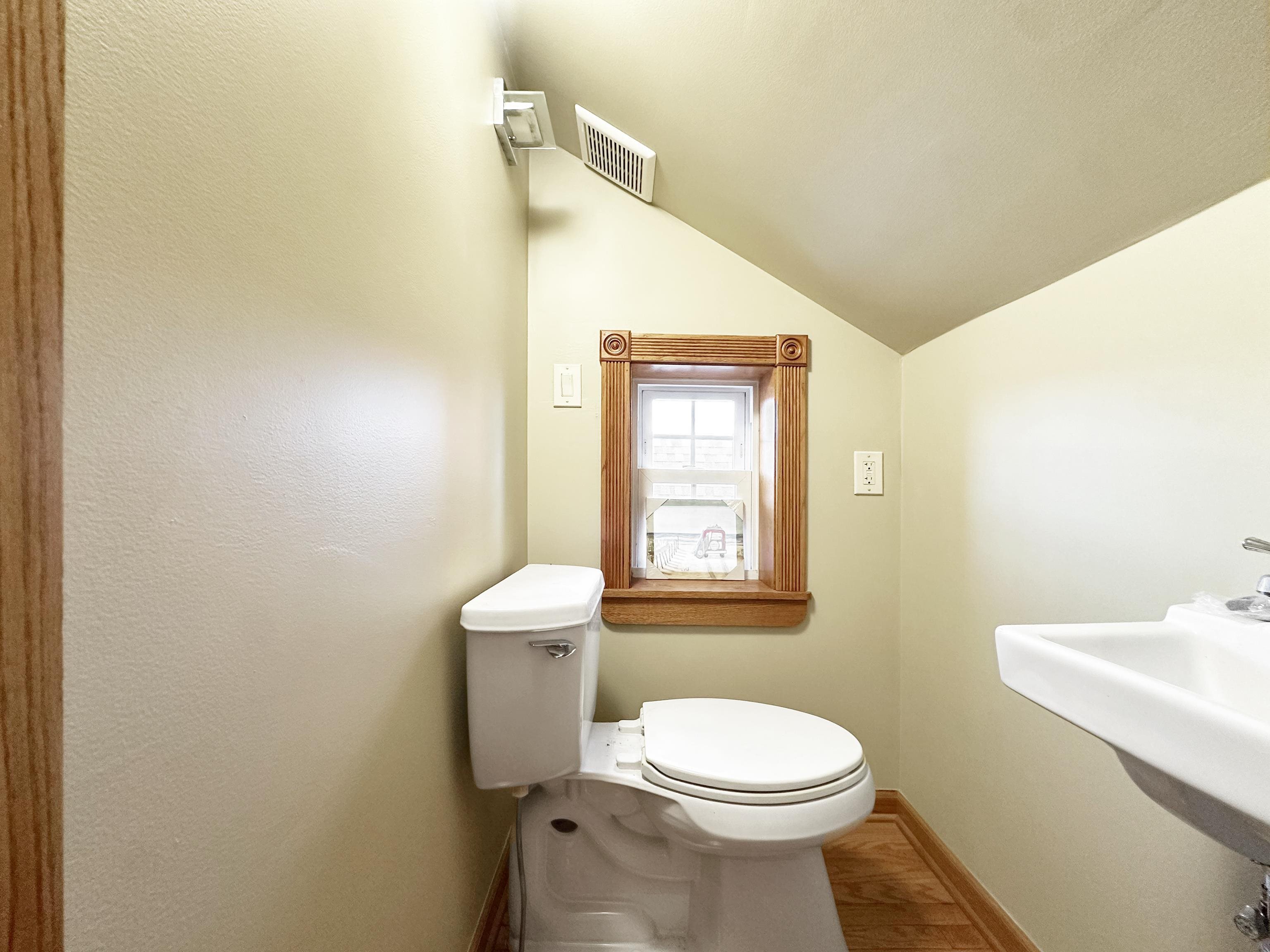 Wildwood, New Jersey 08260, United States, 7 Bedrooms Bedrooms, ,5 BathroomsBathrooms,Residential,Active,216984