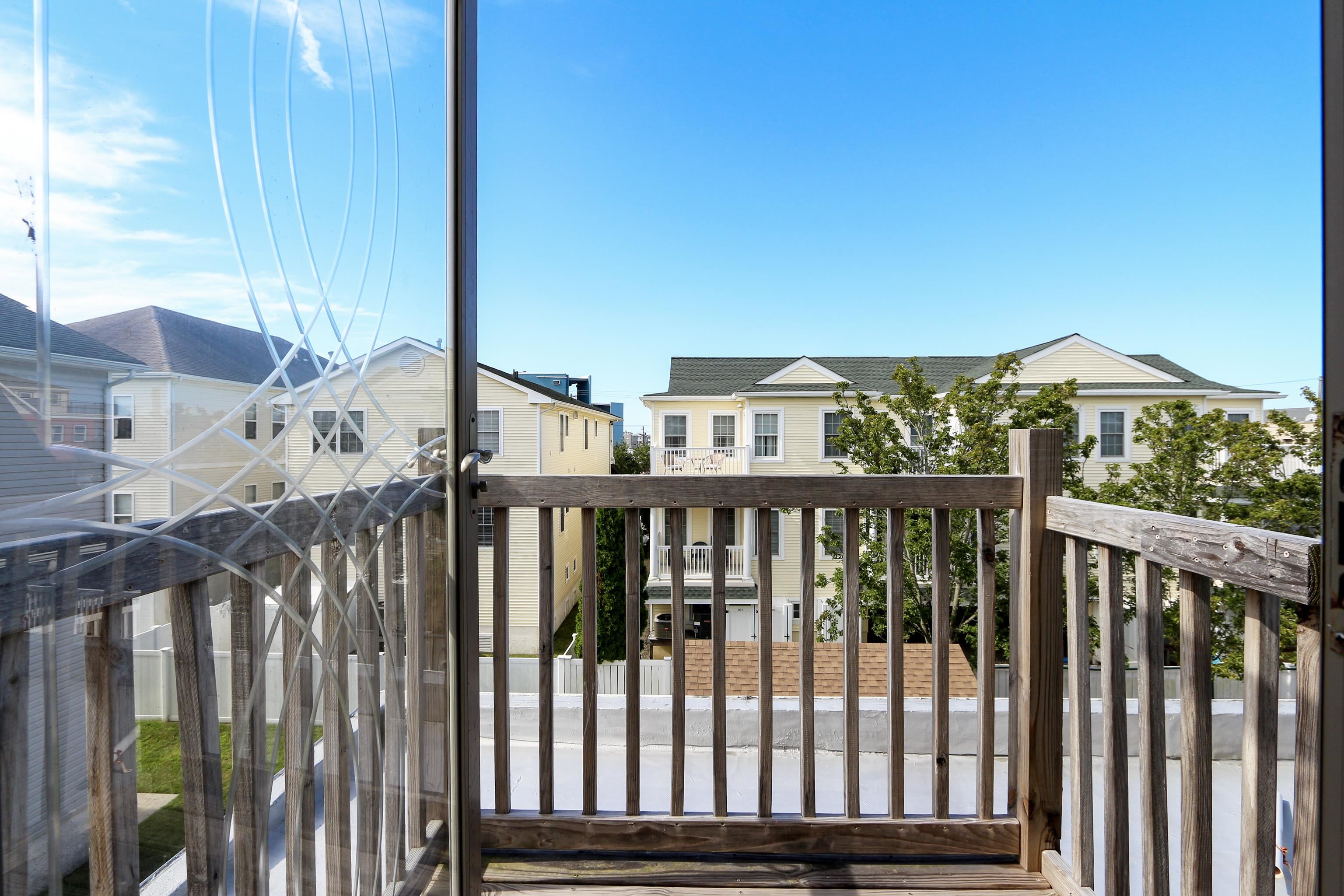 Wildwood, New Jersey 08260, United States, 7 Bedrooms Bedrooms, ,5 BathroomsBathrooms,Residential,Active,216984