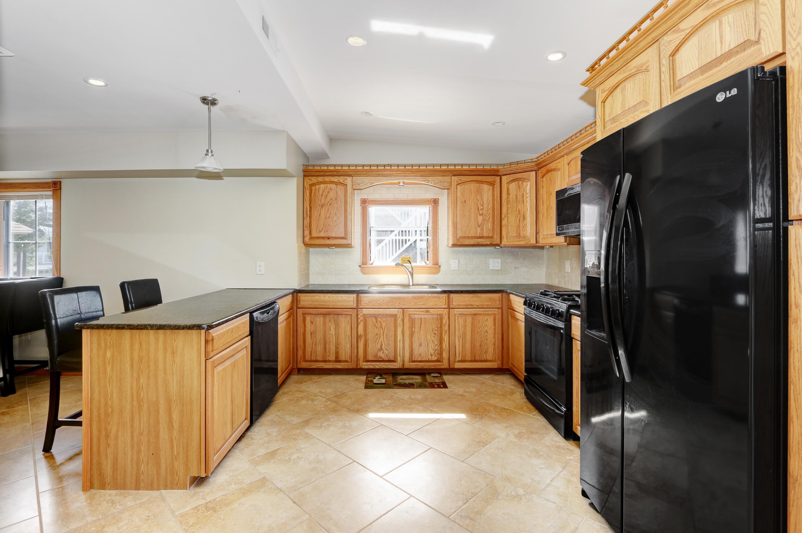 Wildwood, New Jersey 08260, United States, 7 Bedrooms Bedrooms, ,5 BathroomsBathrooms,Residential,Active,216984