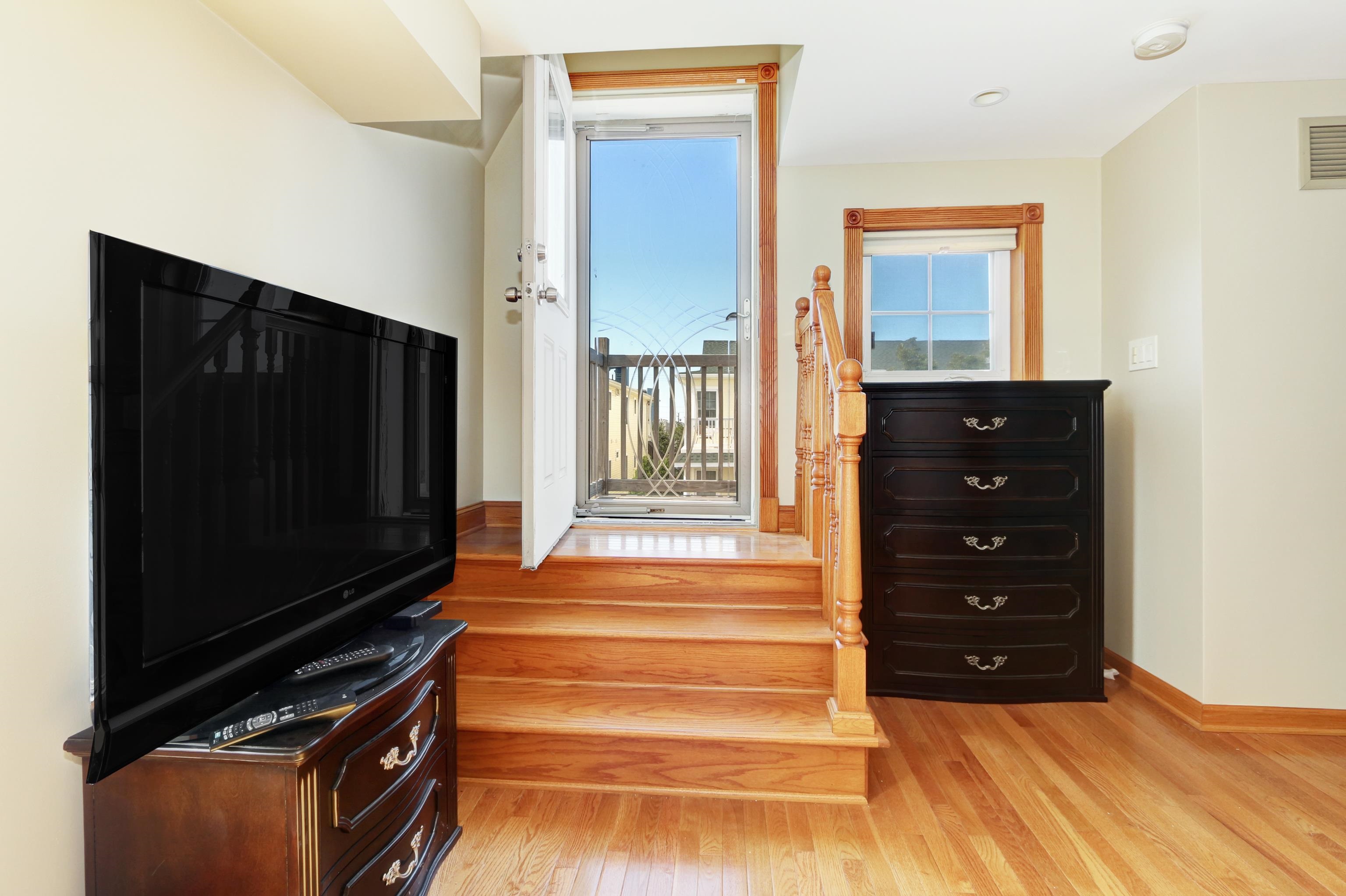 Wildwood, New Jersey 08260, United States, 7 Bedrooms Bedrooms, ,5 BathroomsBathrooms,Residential,Active,216984