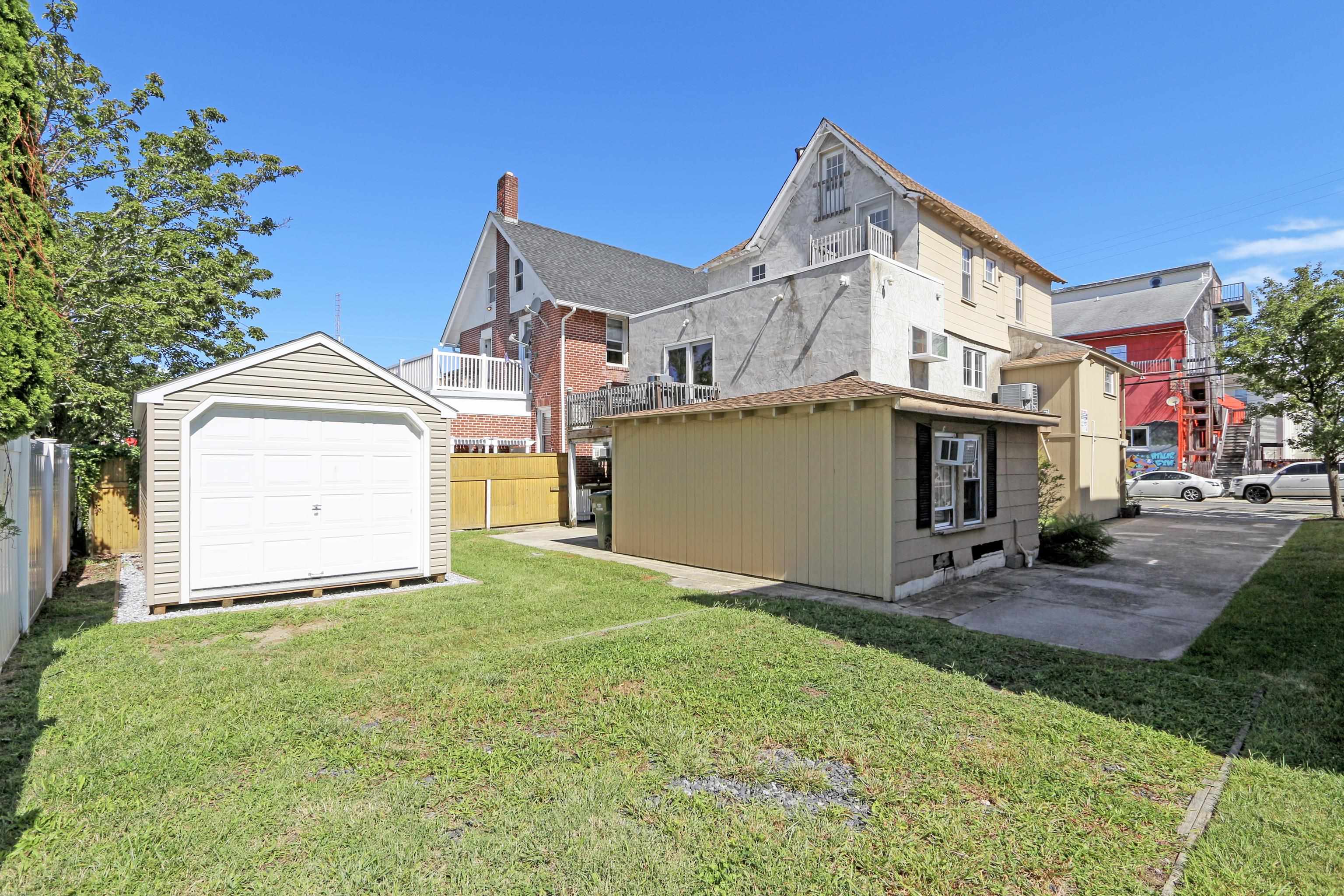 Wildwood, New Jersey 08260, United States, 7 Bedrooms Bedrooms, ,5 BathroomsBathrooms,Residential,Active,216984