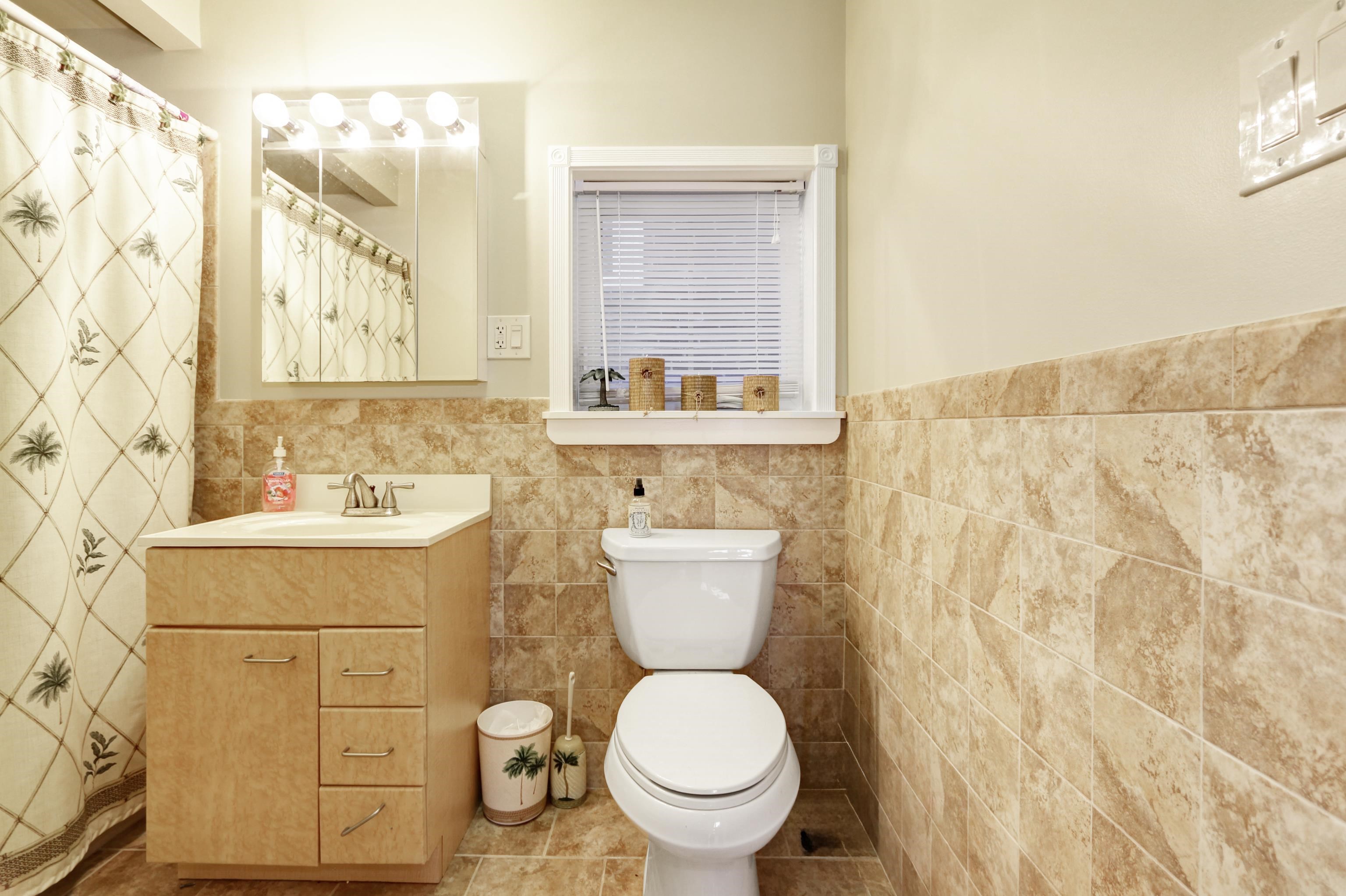 Wildwood, New Jersey 08260, United States, 7 Bedrooms Bedrooms, ,5 BathroomsBathrooms,Residential,Active,216984