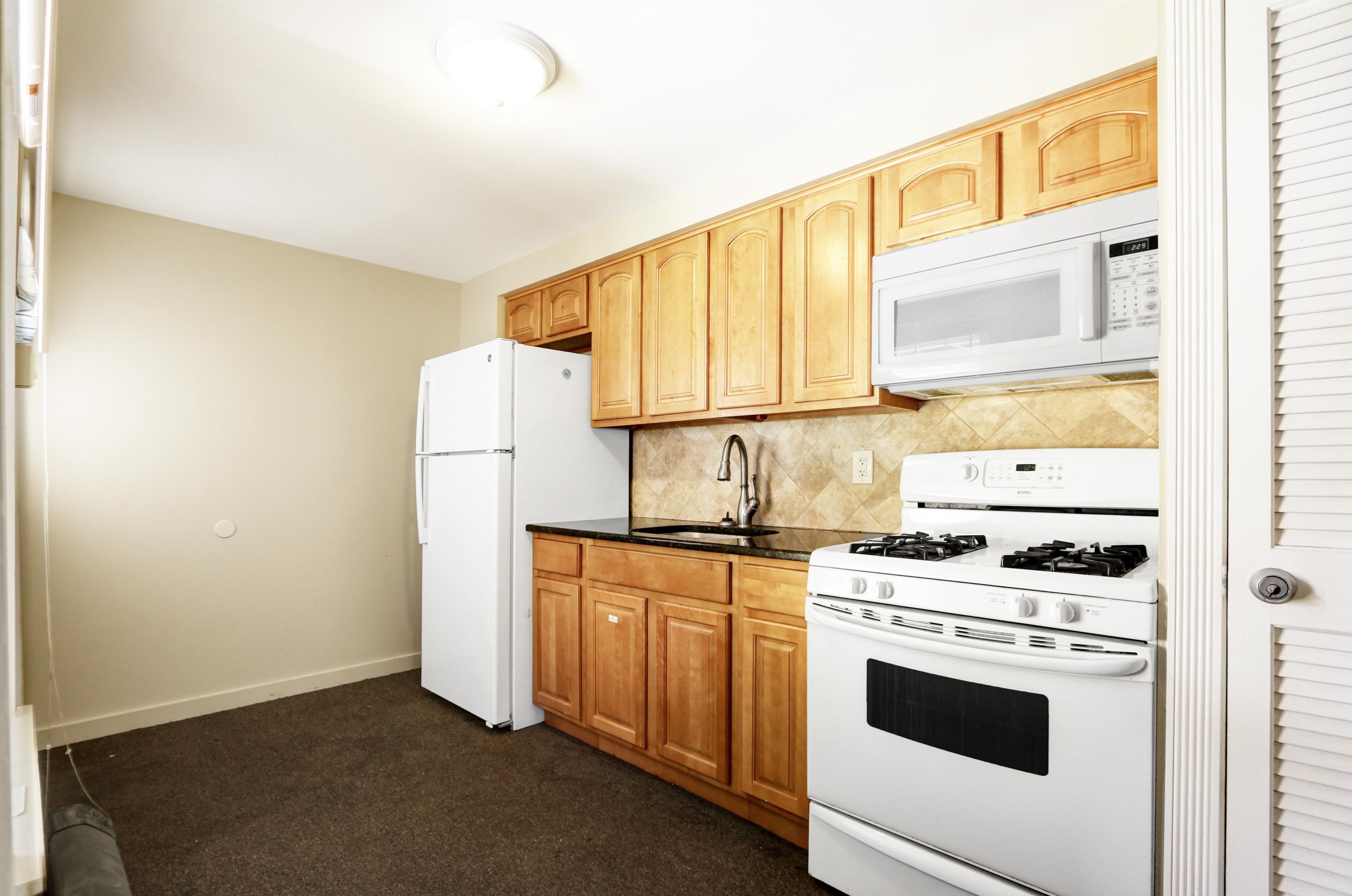 Wildwood, New Jersey 08260, United States, 7 Bedrooms Bedrooms, ,5 BathroomsBathrooms,Residential,Active,216984