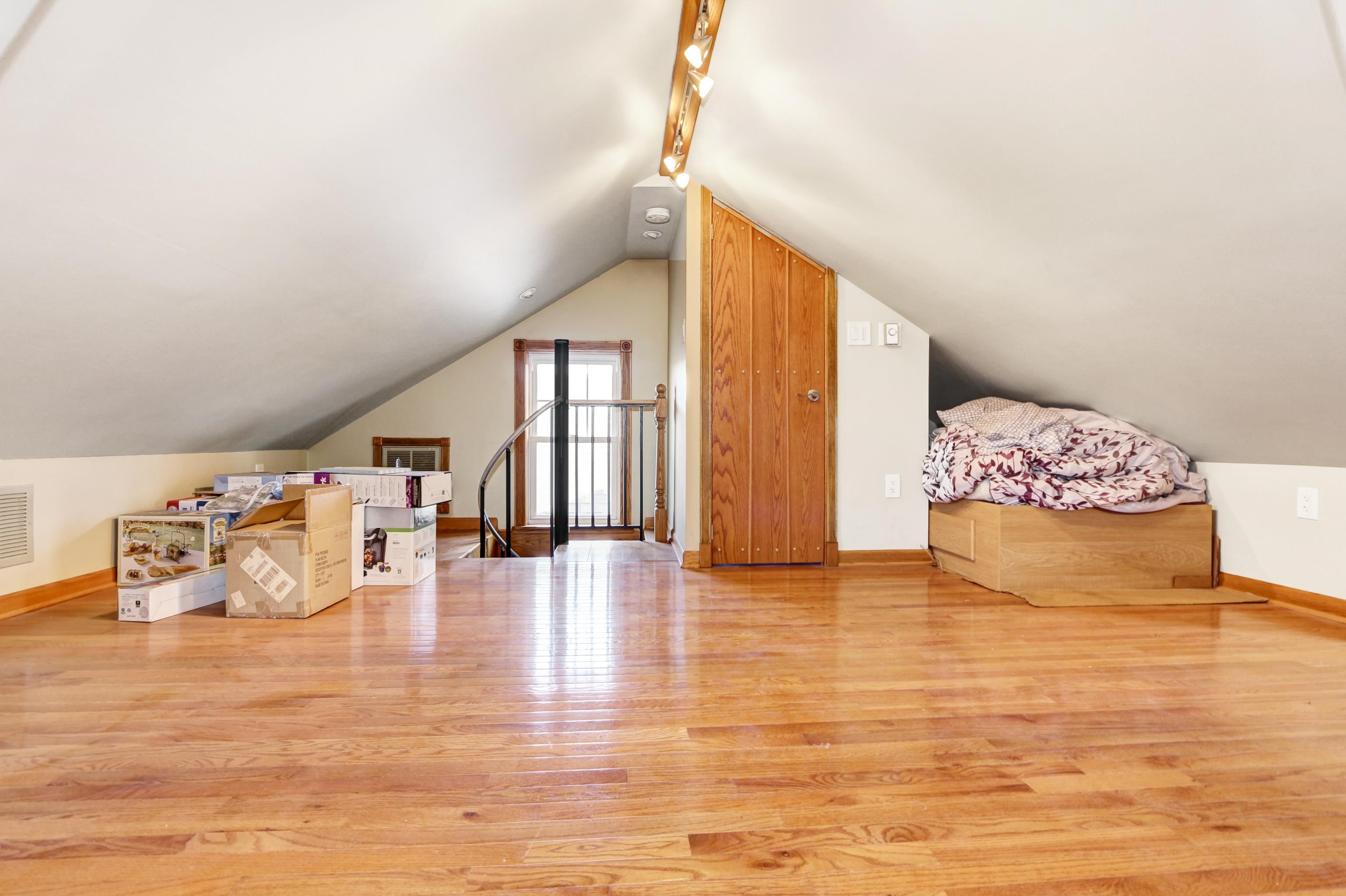 Wildwood, New Jersey 08260, United States, 7 Bedrooms Bedrooms, ,5 BathroomsBathrooms,Residential,Active,216984