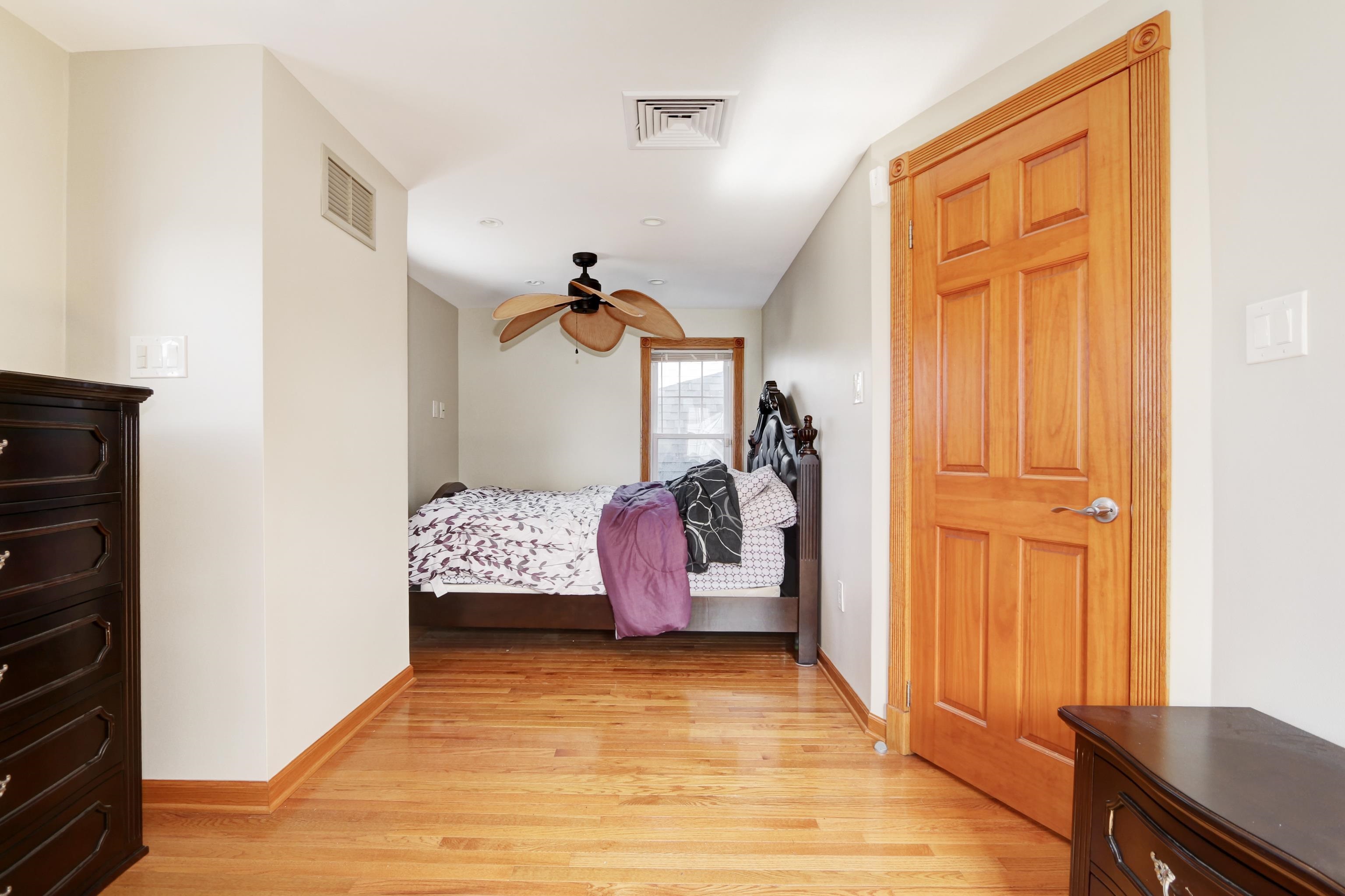 Wildwood, New Jersey 08260, United States, 7 Bedrooms Bedrooms, ,5 BathroomsBathrooms,Residential,Active,216984