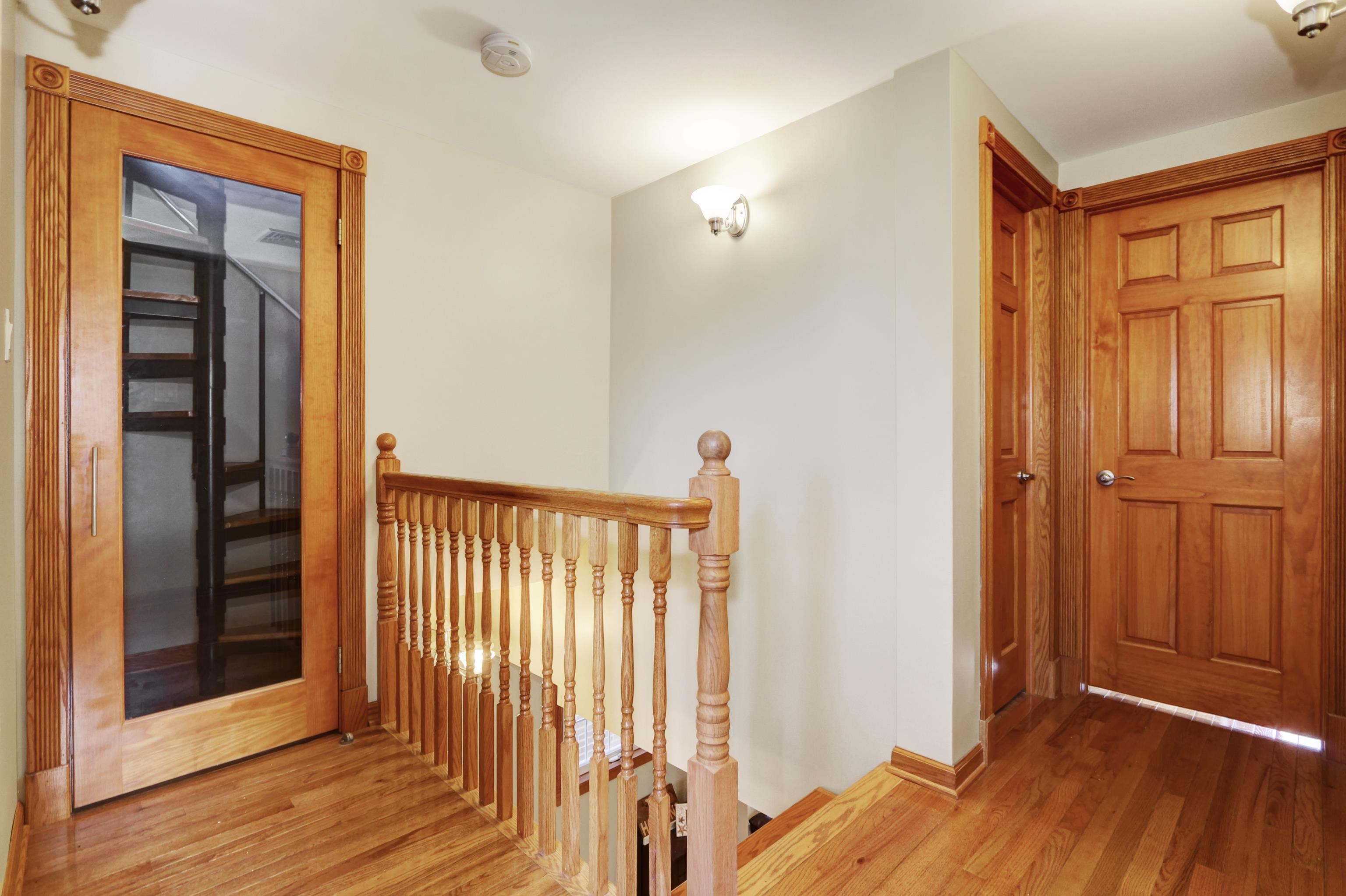 Wildwood, New Jersey 08260, United States, 7 Bedrooms Bedrooms, ,5 BathroomsBathrooms,Residential,Active,216984