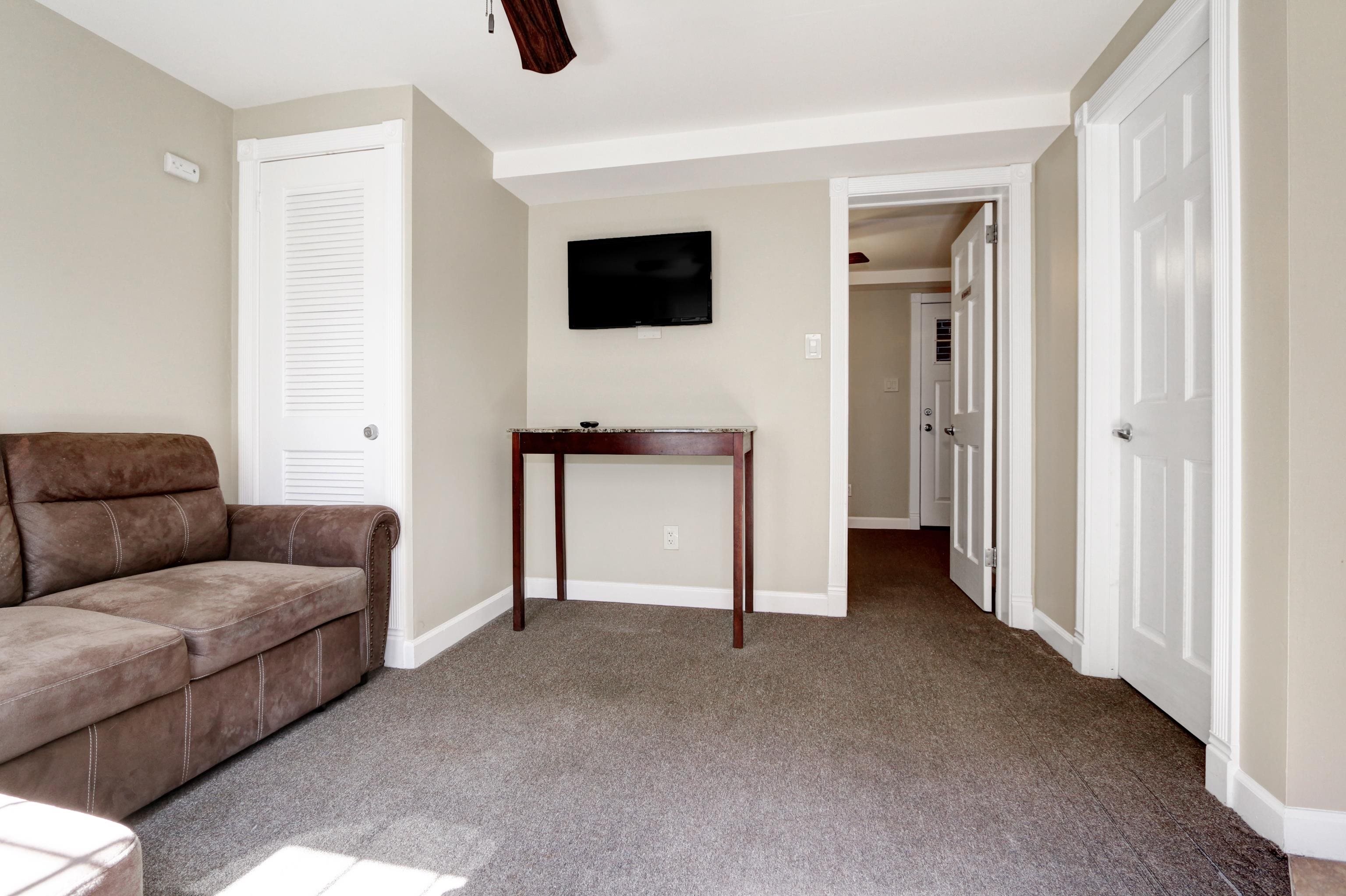 Wildwood, New Jersey 08260, United States, 7 Bedrooms Bedrooms, ,5 BathroomsBathrooms,Residential,Active,216984