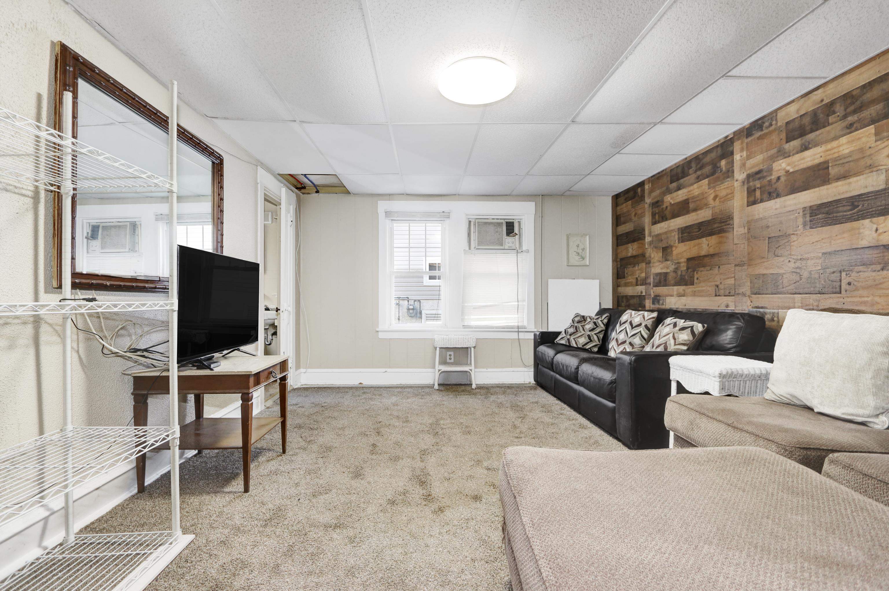 Wildwood, New Jersey 08260, United States, 7 Bedrooms Bedrooms, ,5 BathroomsBathrooms,Residential,Active,216984