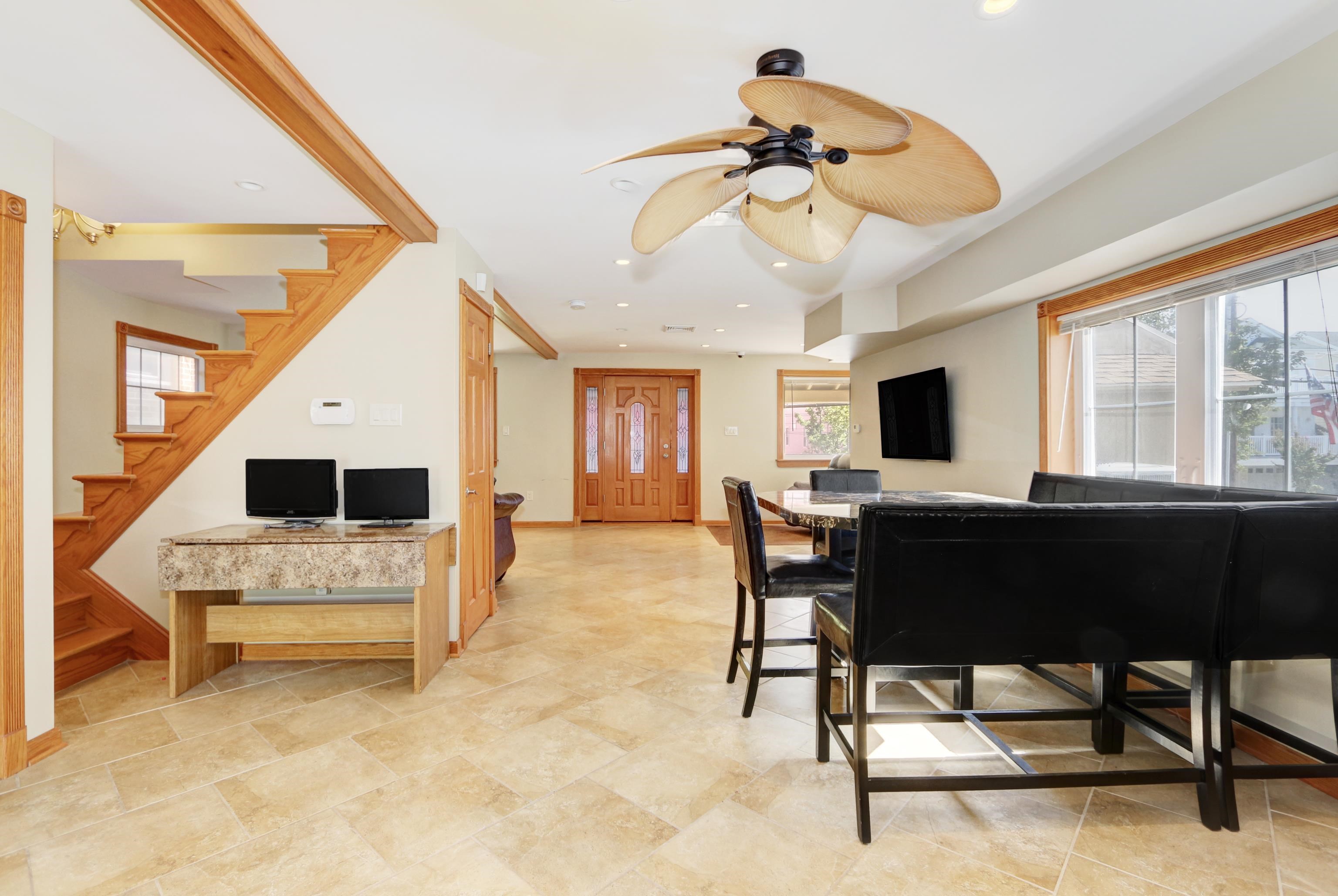 Wildwood, New Jersey 08260, United States, 7 Bedrooms Bedrooms, ,5 BathroomsBathrooms,Residential,Active,216984