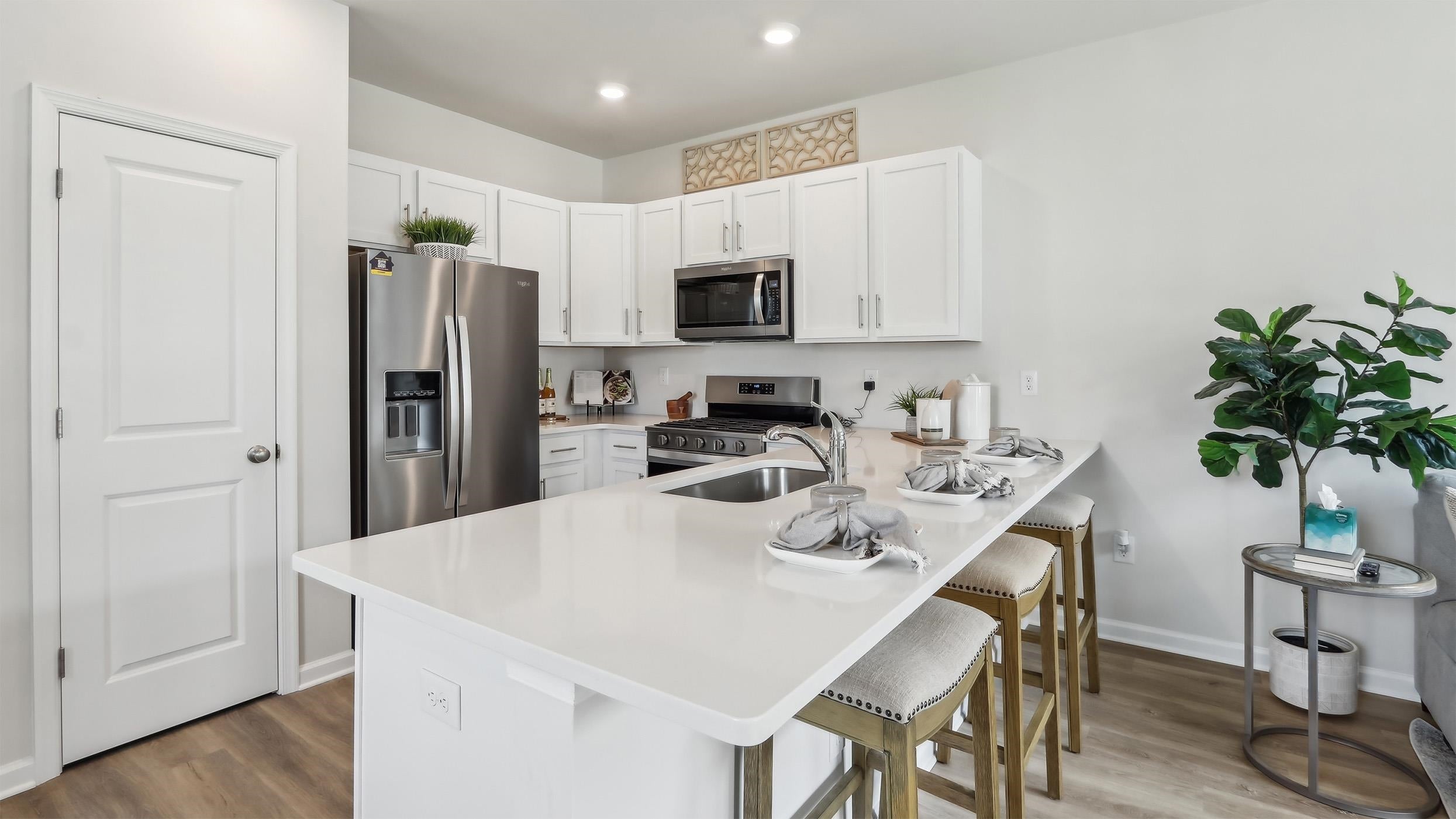 128 W Montgomery Avenue