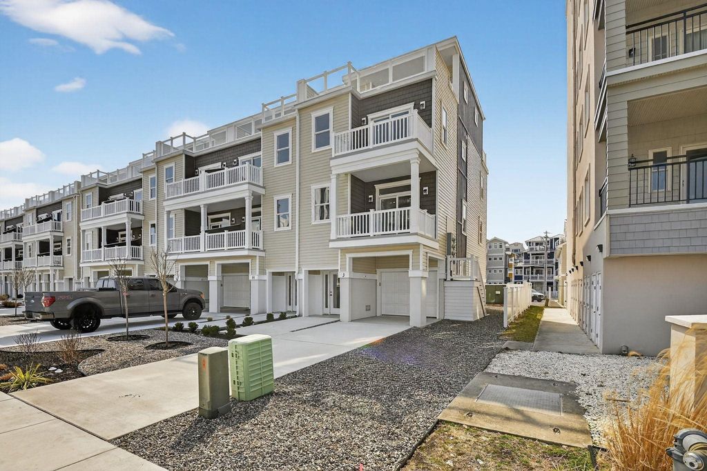 Photo of 418-420 E Farragut Road #G, Wildwood Crest, NJ 08260 (MLS # 260772)