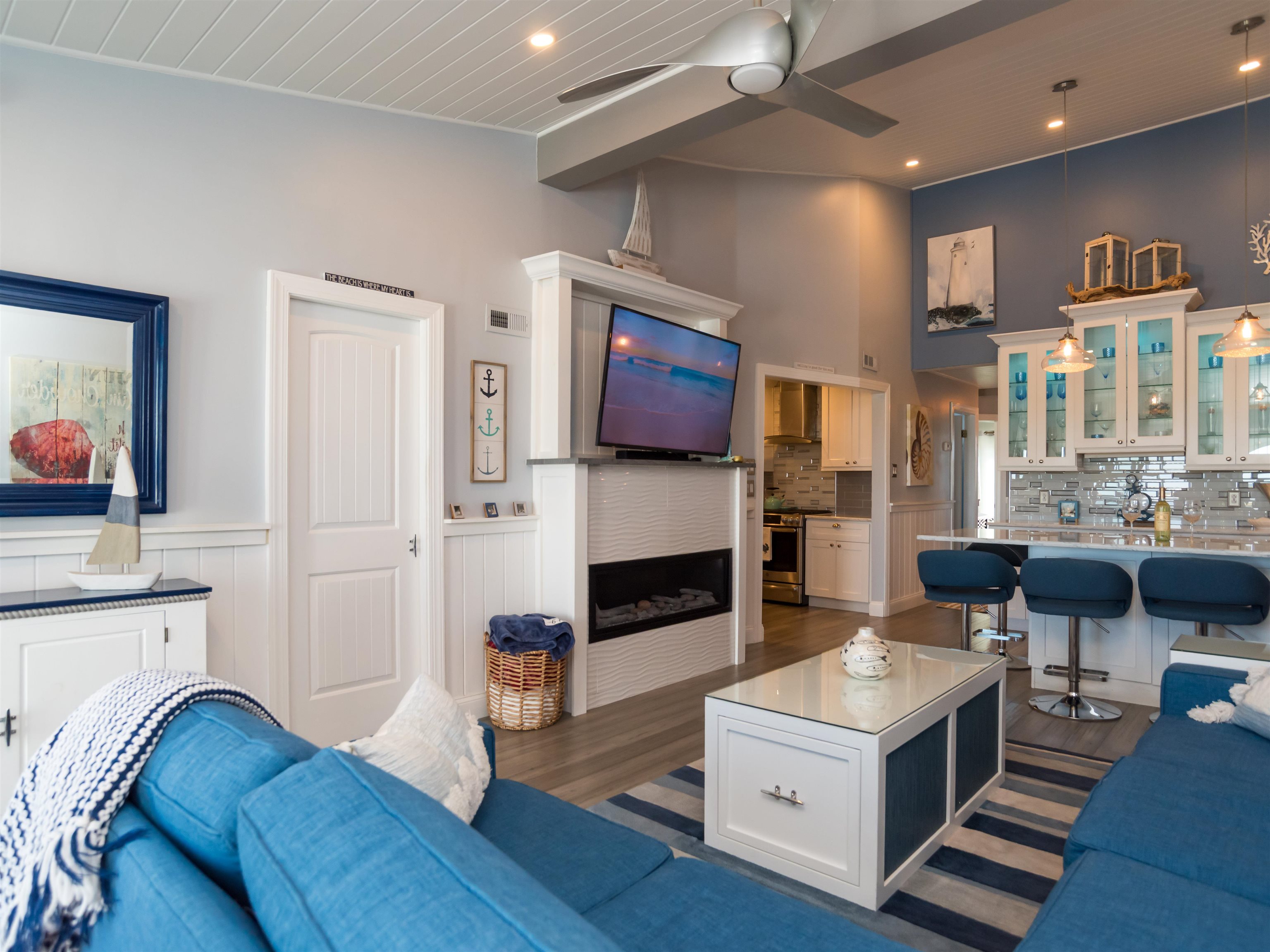 222 W 3rd Avenue 301