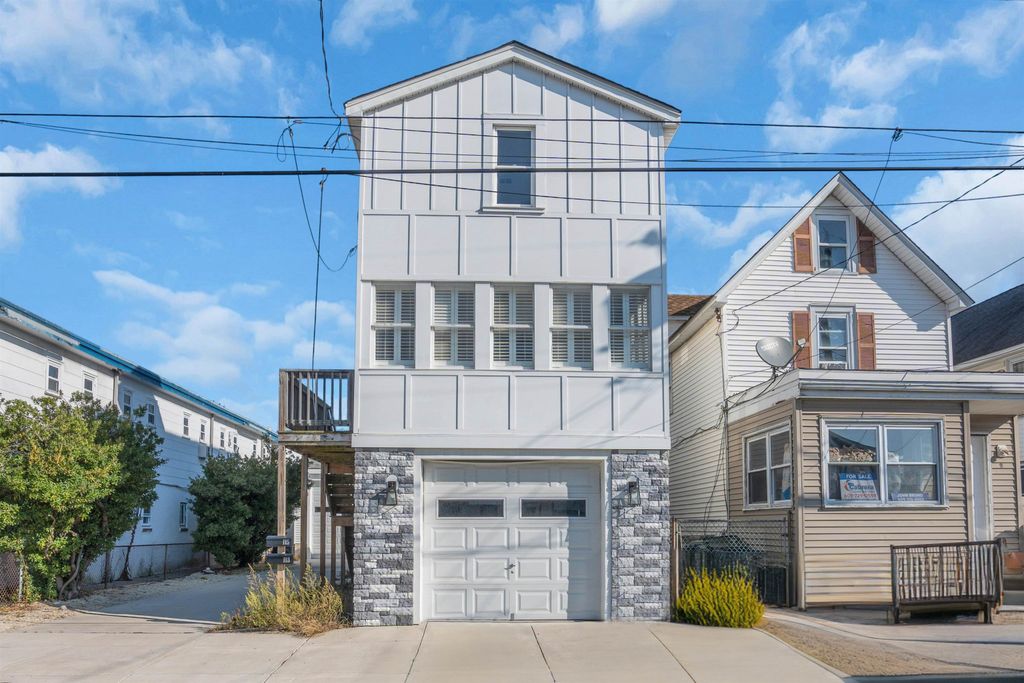 Photo of 113 W Roberts Avenue #1, Wildwood, NJ 08620 (MLS # 253422)