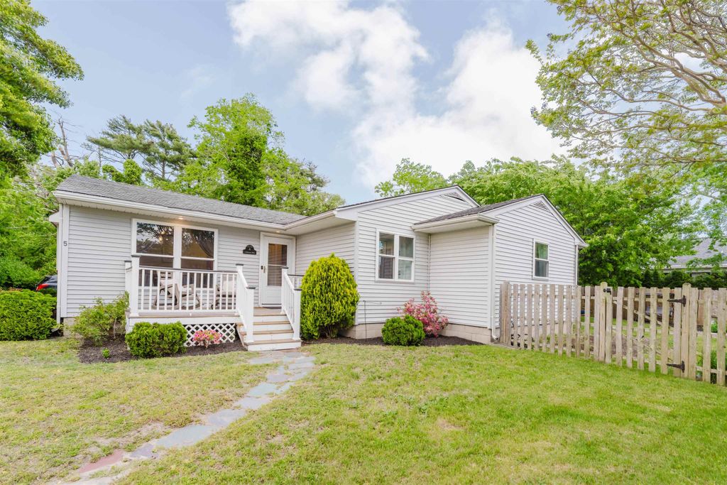 Photo of 5 Douglass Road, Cape May Court House, NJ 08210 (MLS # 261331)