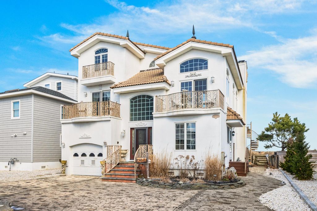 Photo of 283 6th Street, Avalon, NJ 08202 (MLS # 250164)