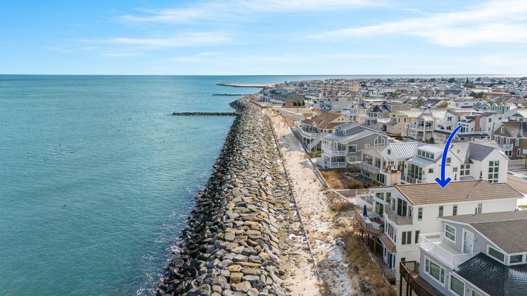 Photo of 283 6th Street, Avalon, NJ 08202 (MLS # 250164)