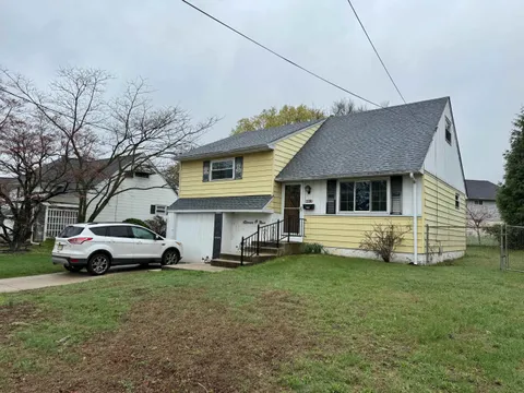 MLS: 251252
