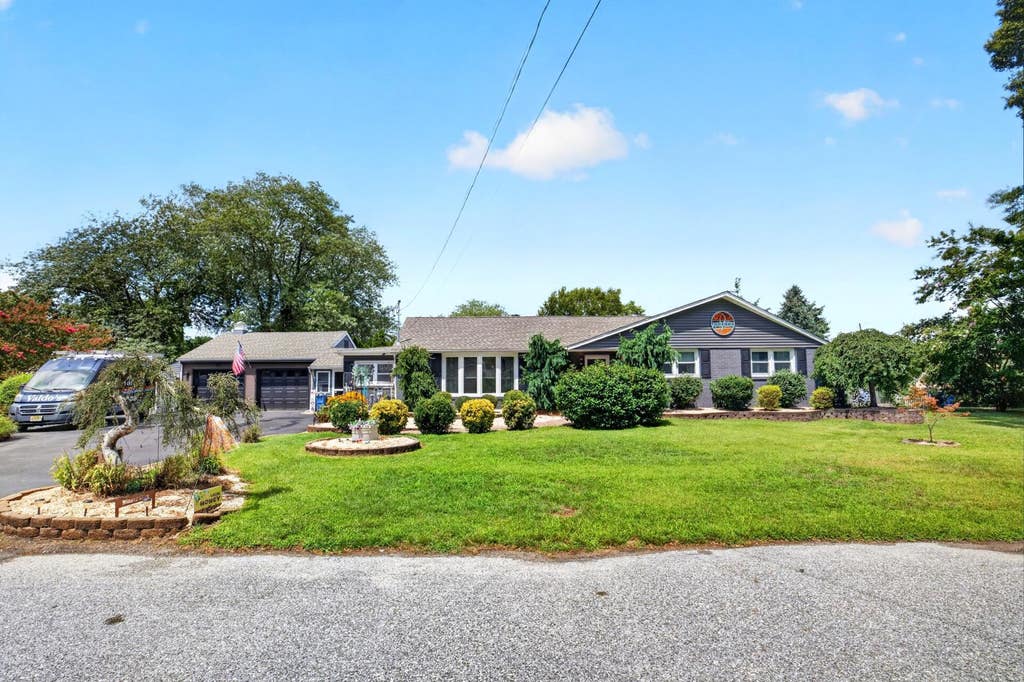 Photo of 74 Mimosa Drive, Rio Grande, NJ 08242 (MLS # 262212)